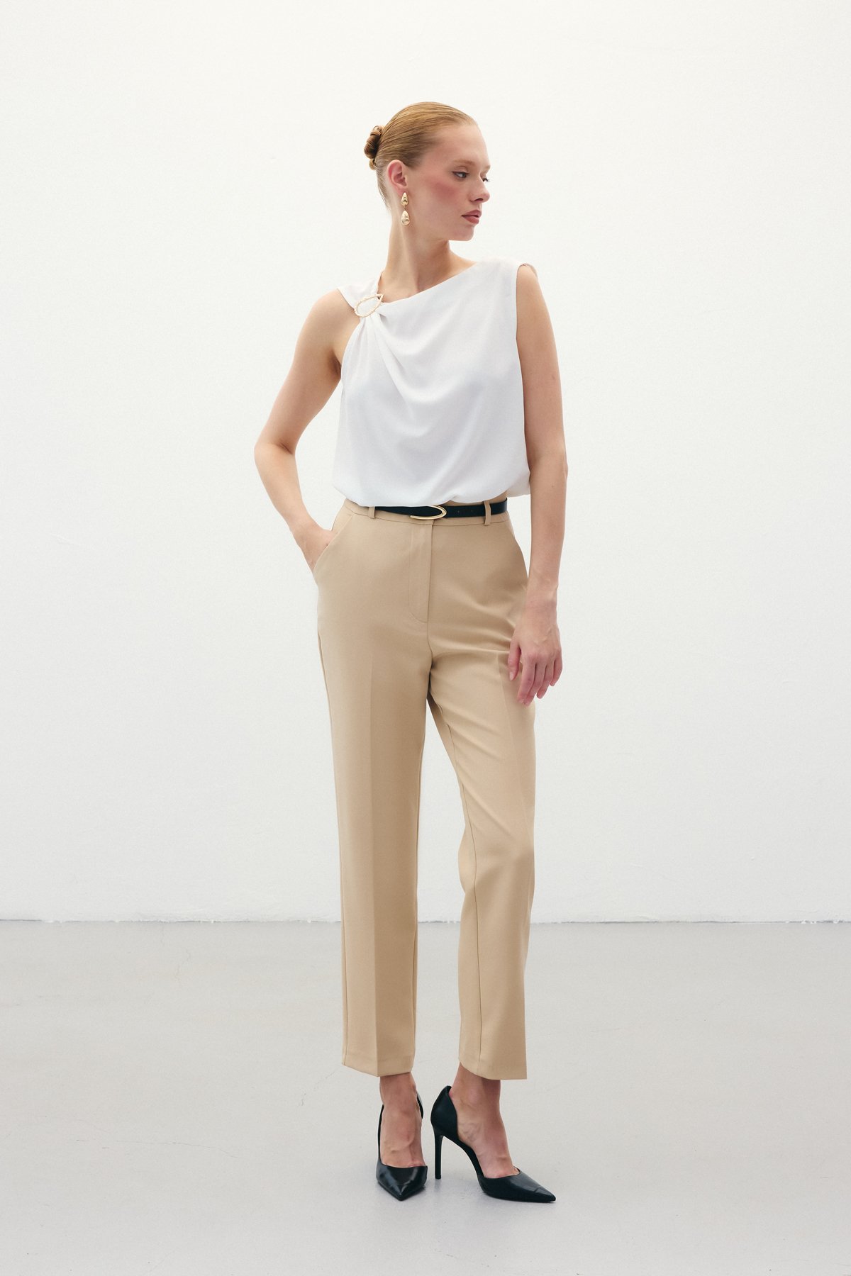 Kemerli Pantolon - Koyu Bej