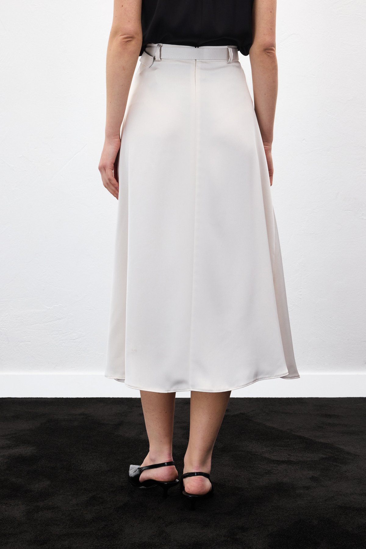 Kemerli Saten Etek - Taş