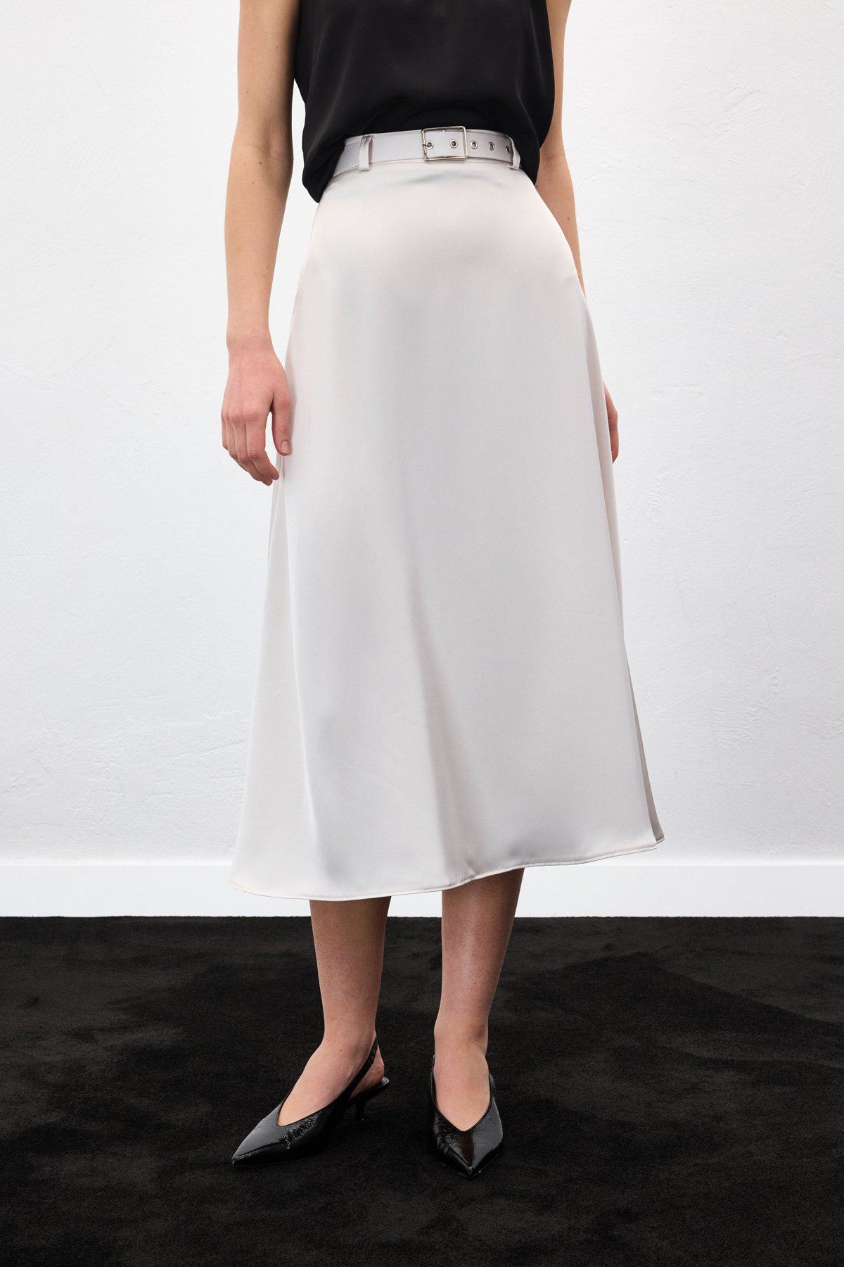 Kemerli Saten Etek - Taş