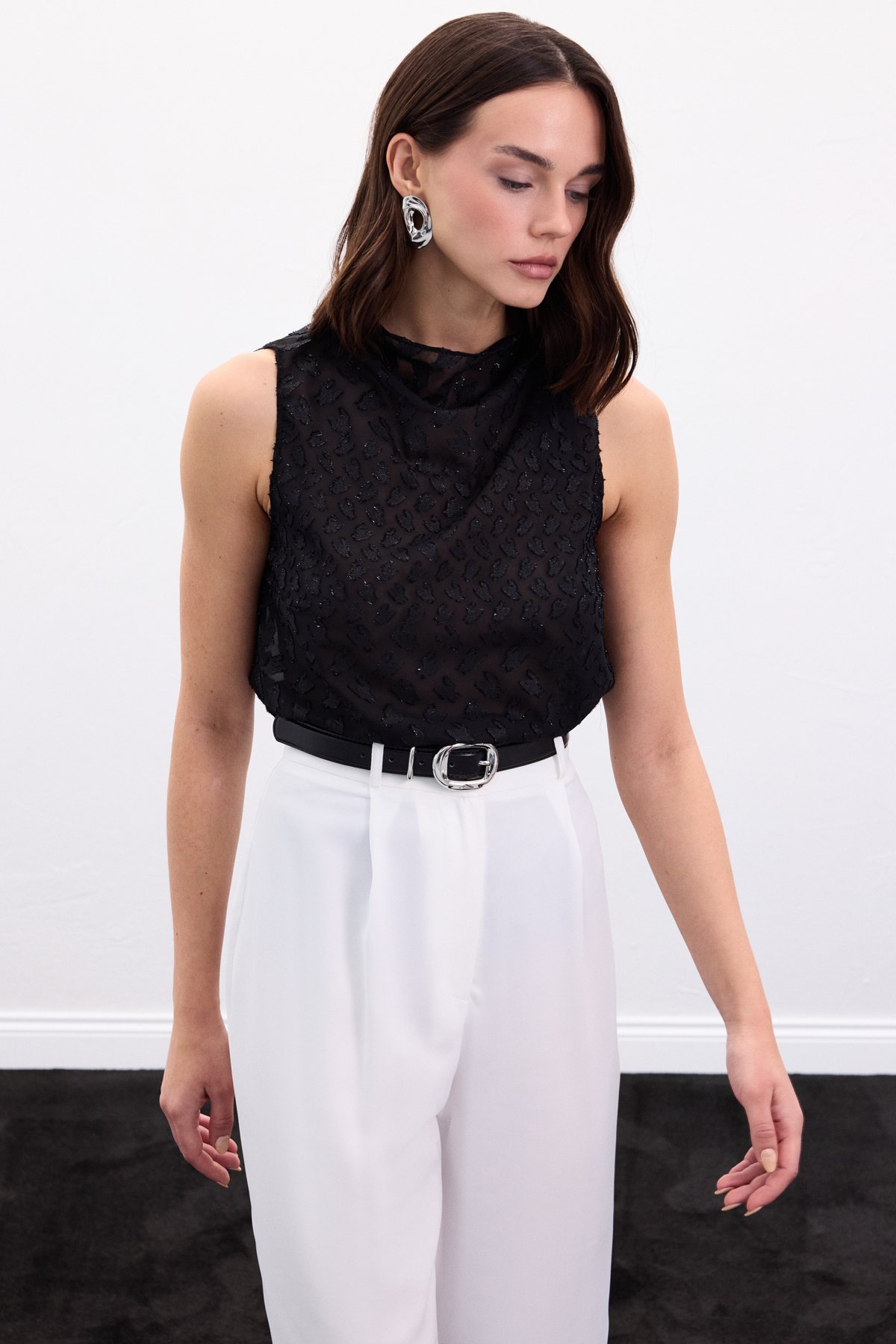 Kolsuz Dokulu Bluz - Siyah