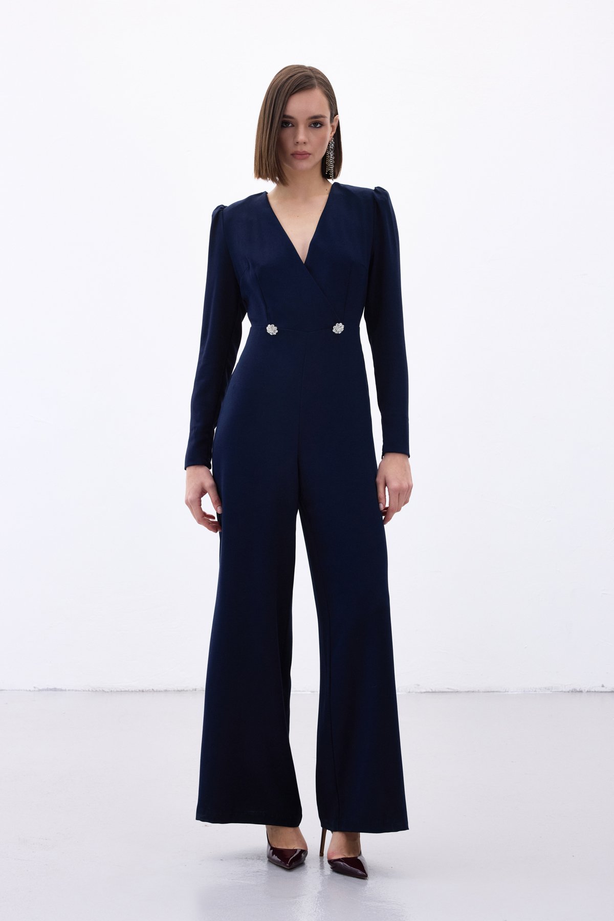 Kruvaze Süs Taşlı Krep Tulum - LACİVERT