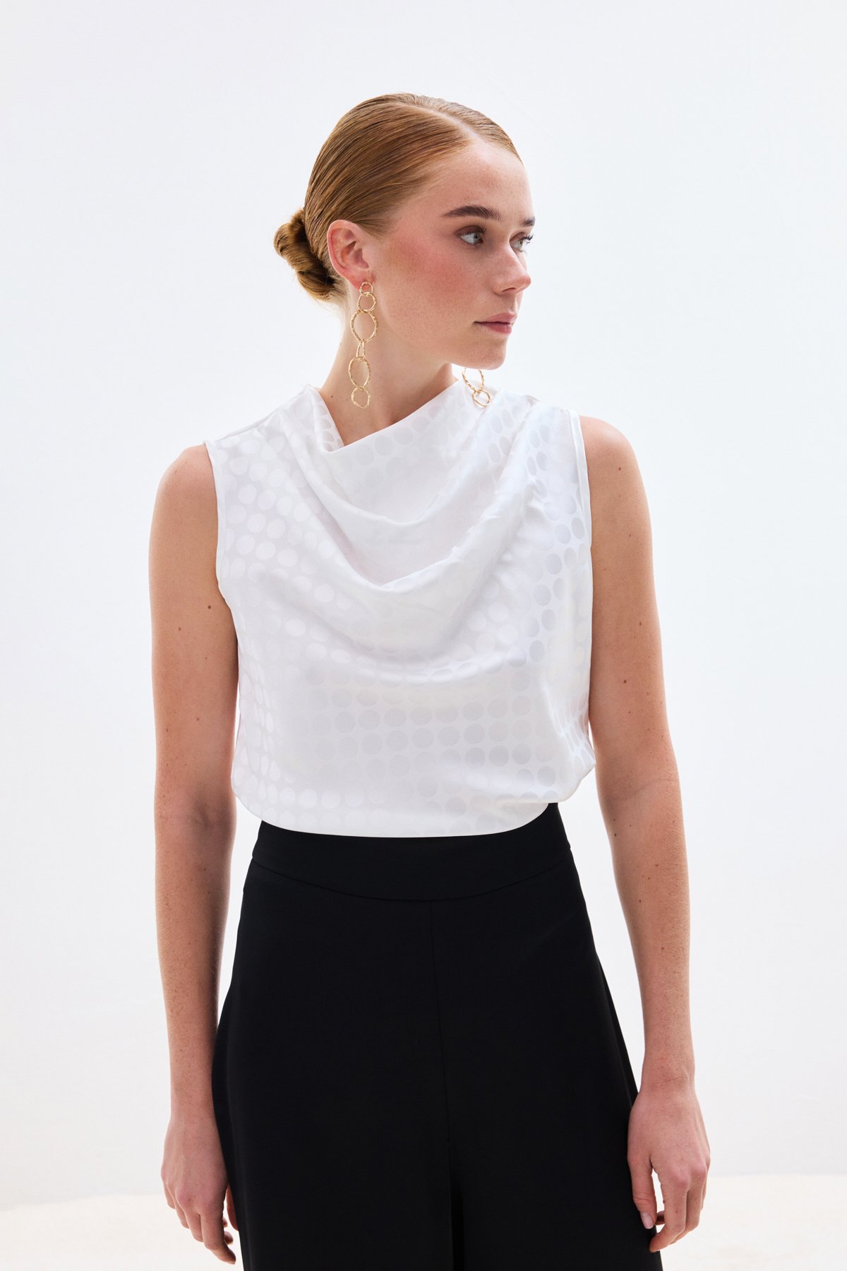 Puantiye Desenli Kolsuz Bluz - Ekru