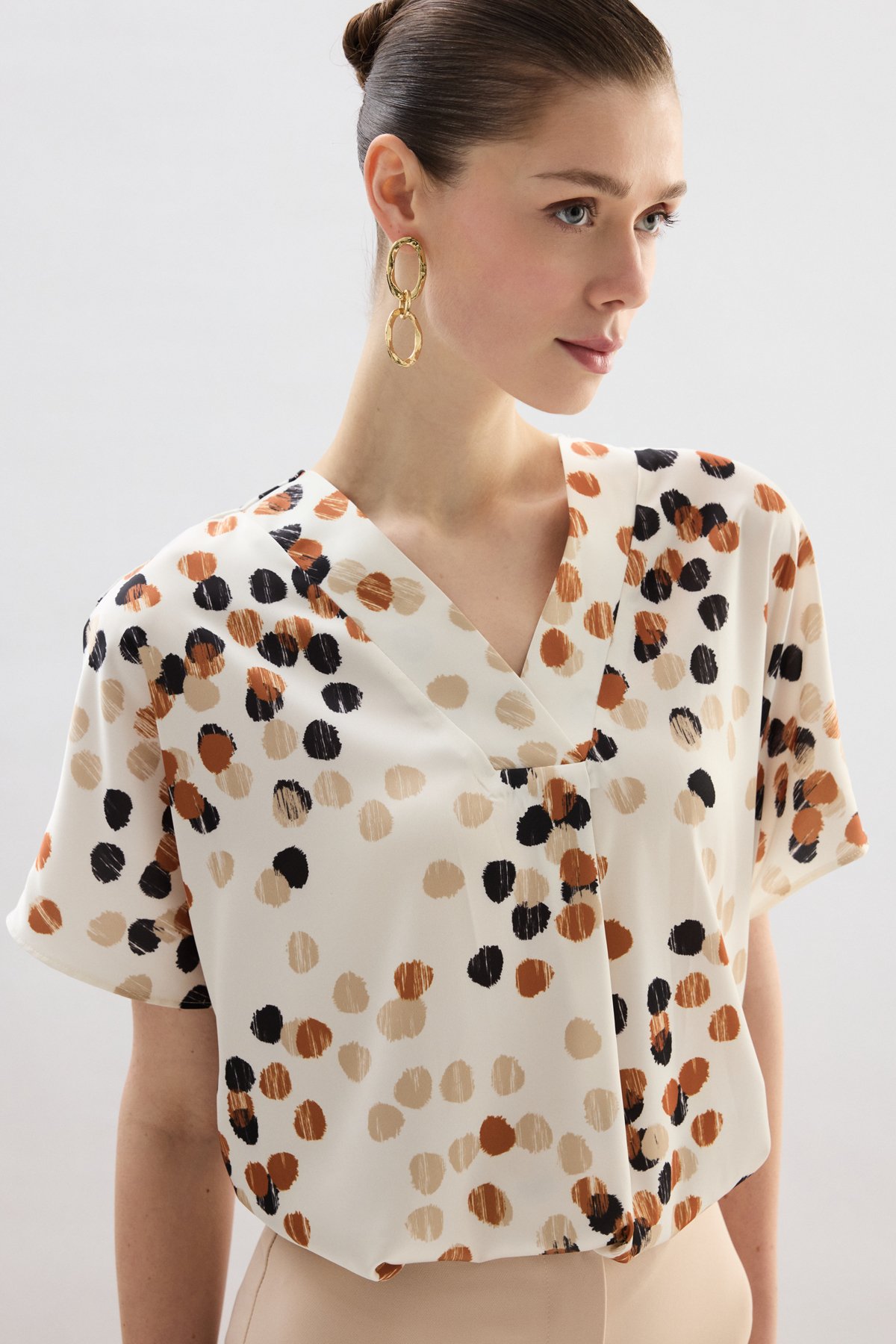 Puantiye Desenli Salaş Bluz - Bej-Kahve