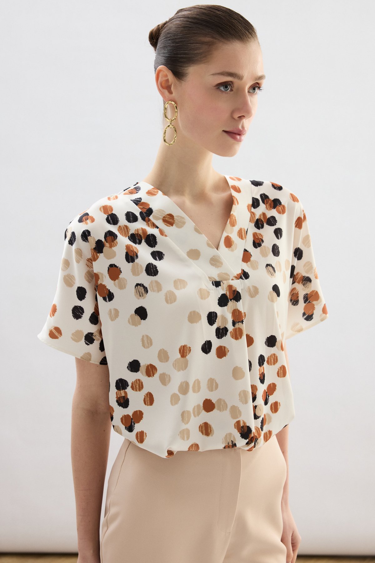 Puantiye Desenli Salaş Bluz - Bej-Kahve