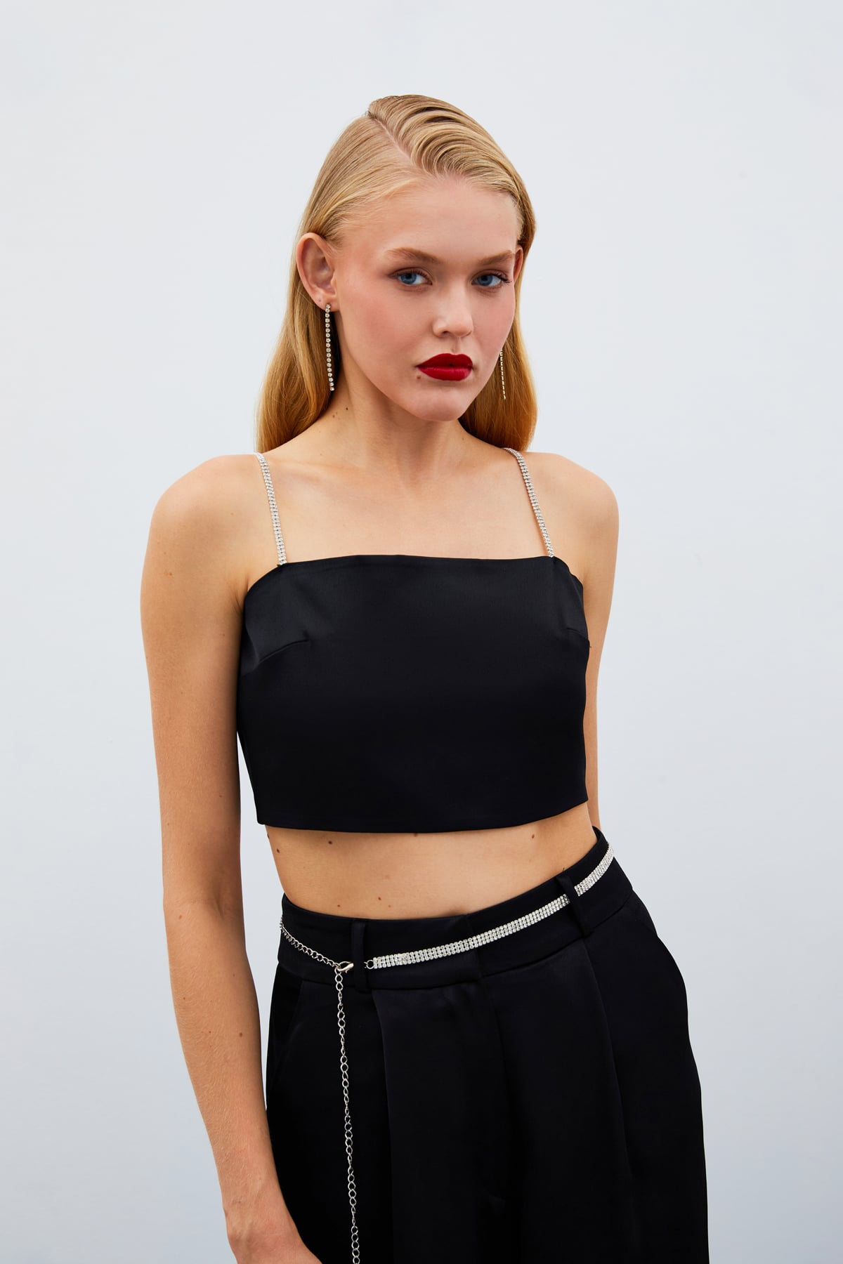 Taş Askılı Saten Crop Bluz - SİYAH
