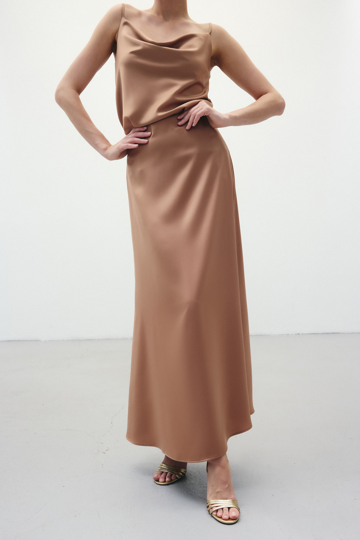 Uzun Saten Etek - Camel