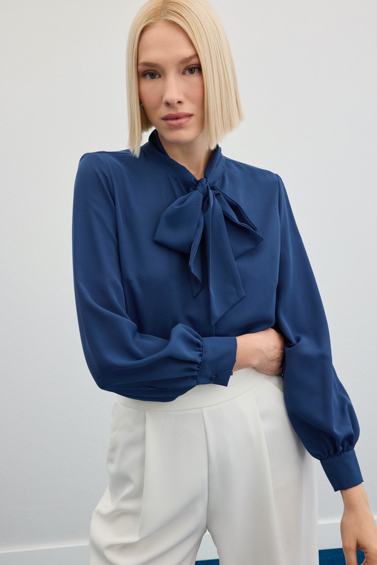 Yakası Bağlamalı Düz Gömlek - İndigo