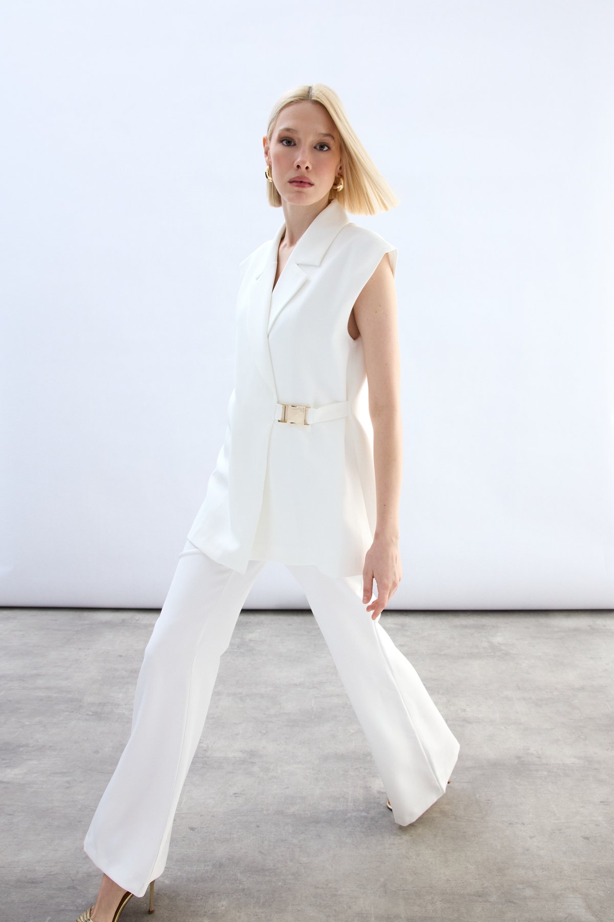 Yan Kemerli Uzun Yelek - Ekru