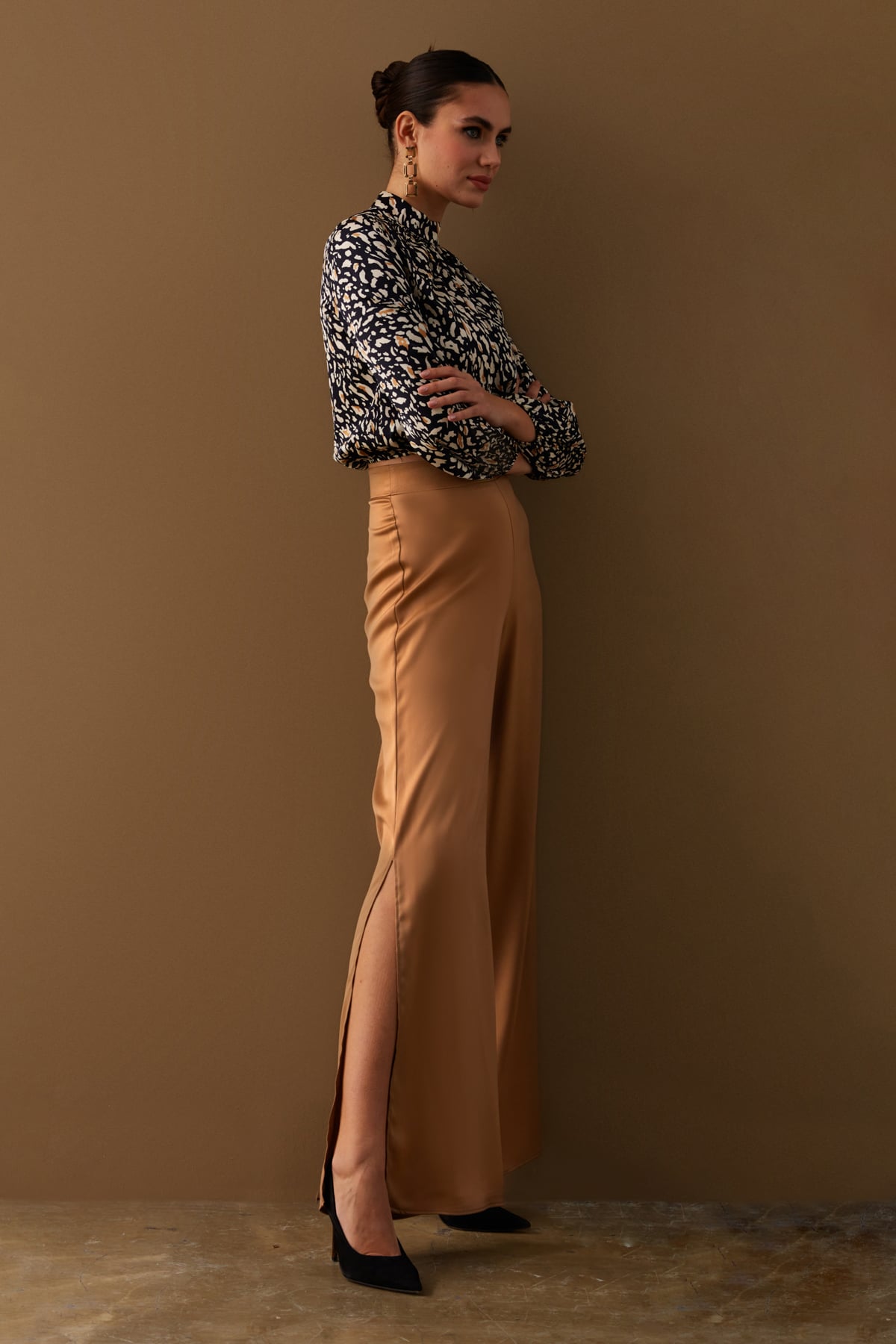 Yırtmaç Detaylı Saten Pantolon - CAMEL