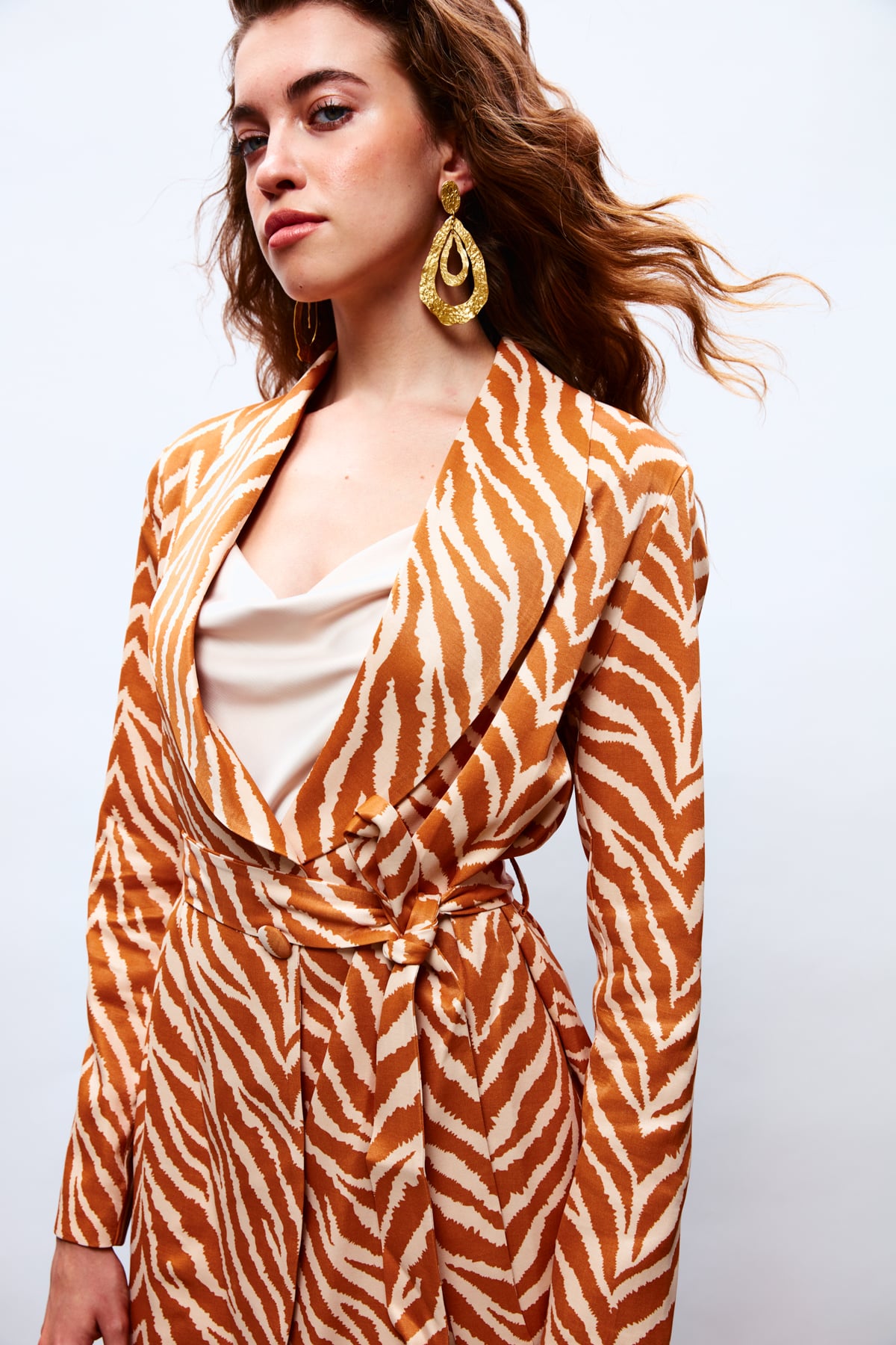 Zebra Desenli Kuşaklı Saten Ceket - CAMEL