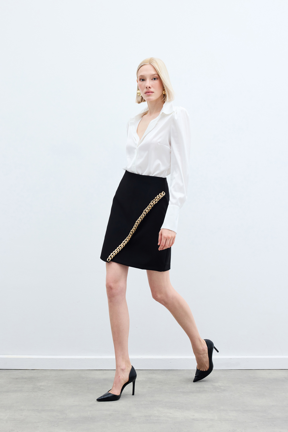 Zincir Aksesuarlı Mini Etek - Siyah