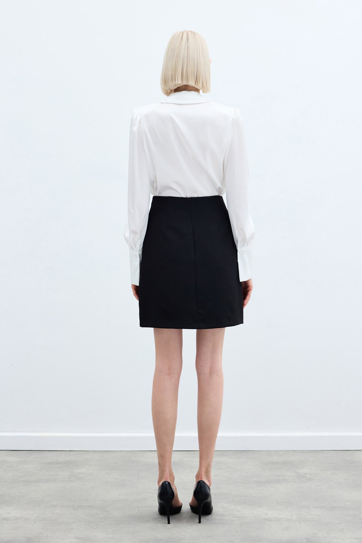 Zincir Aksesuarlı Mini Etek - Siyah