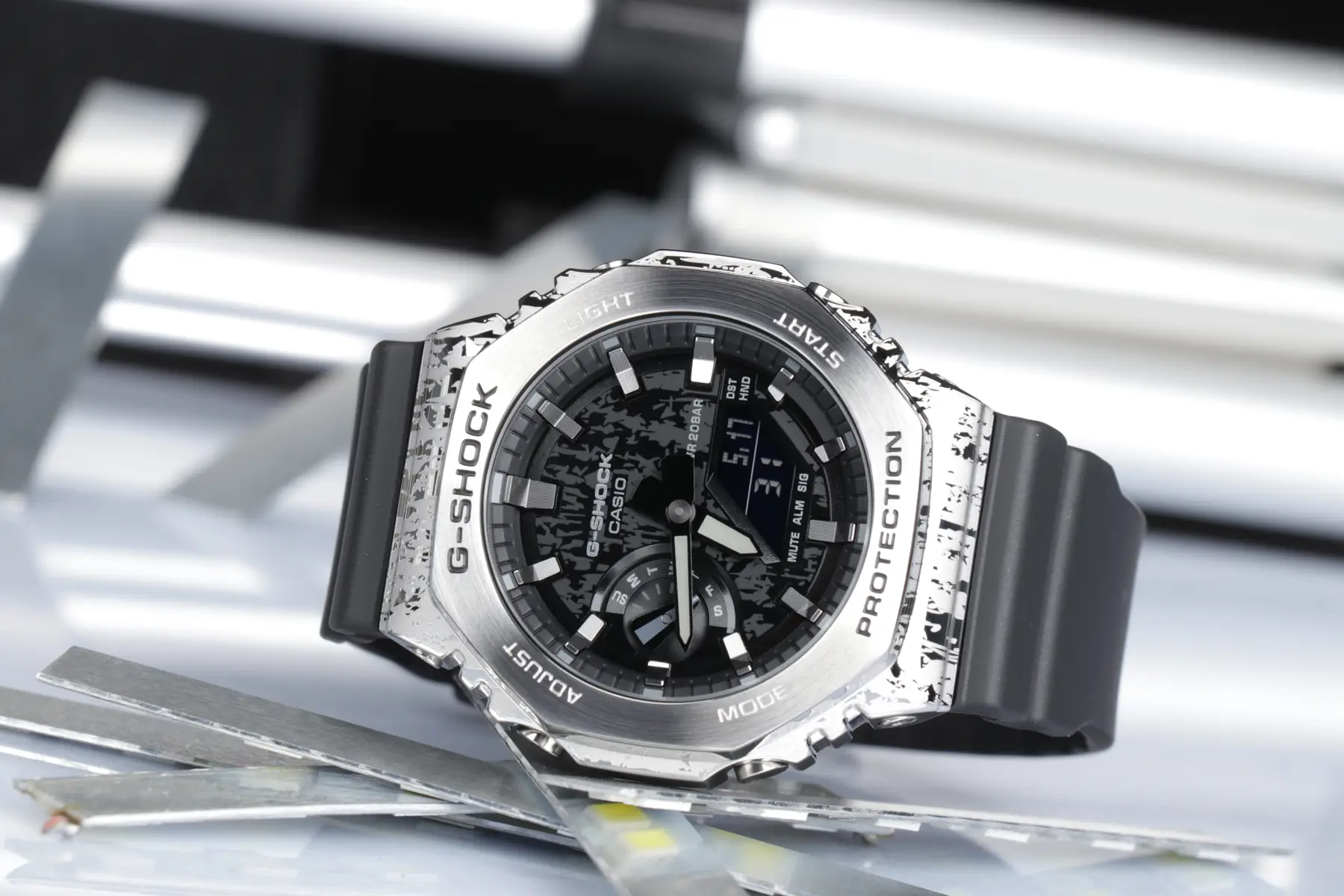 Casio G-Shock GM-2100GC-1ADR Kol Saati
