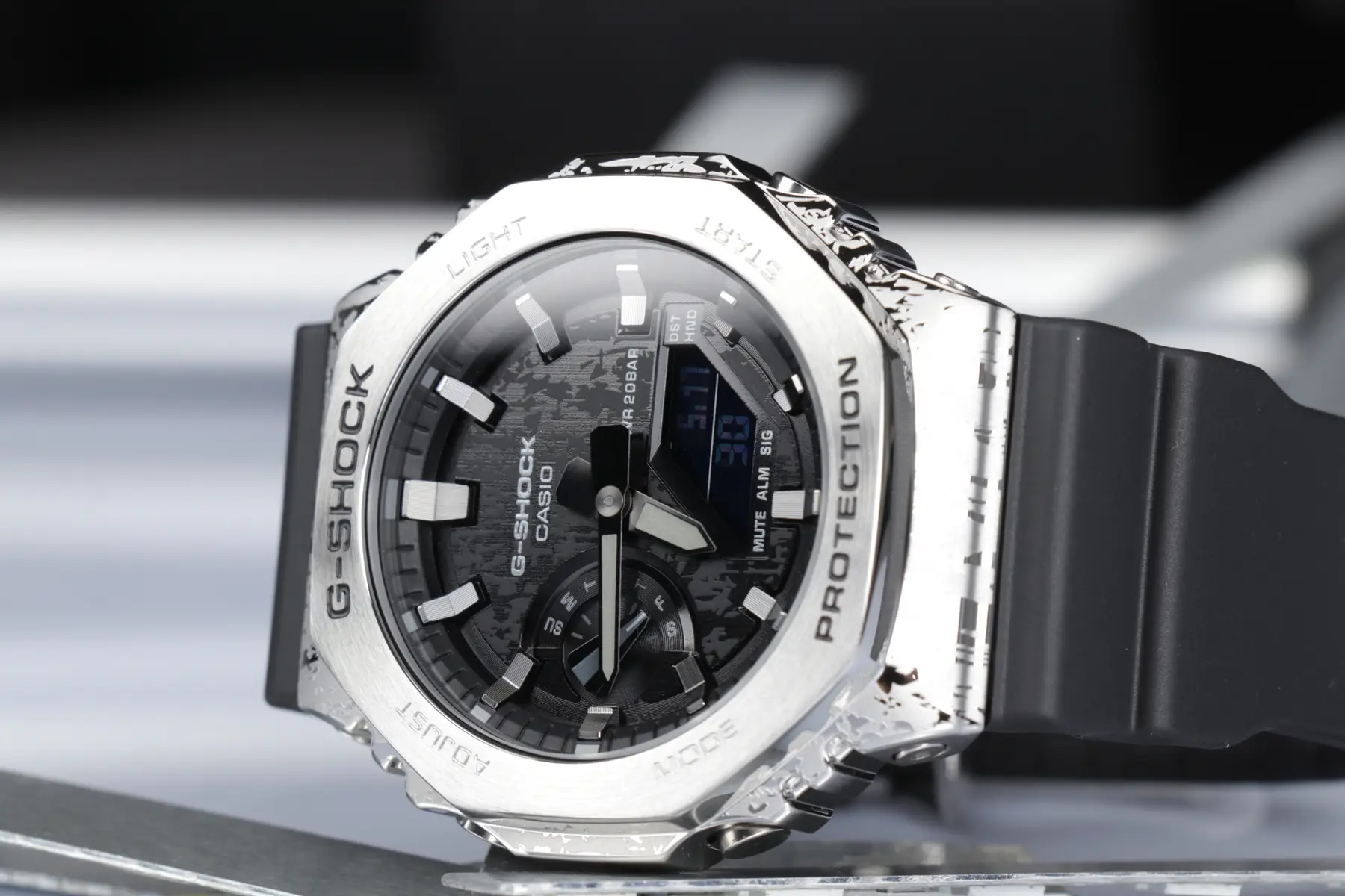 Casio G-Shock GM-2100GC-1ADR Kol Saati