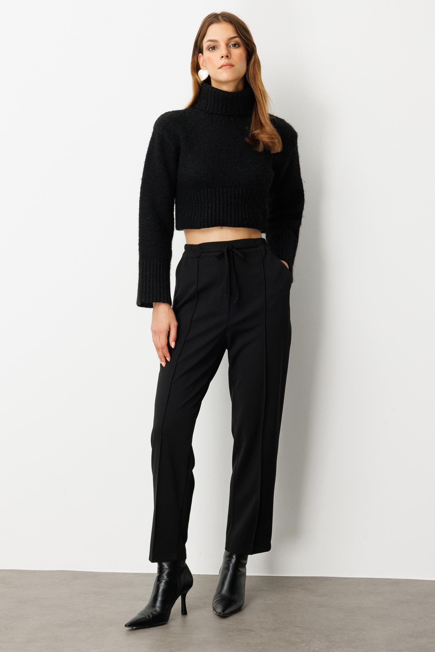 Bağlama Detaylı Beli Lastikli Pantolon-SİYAH