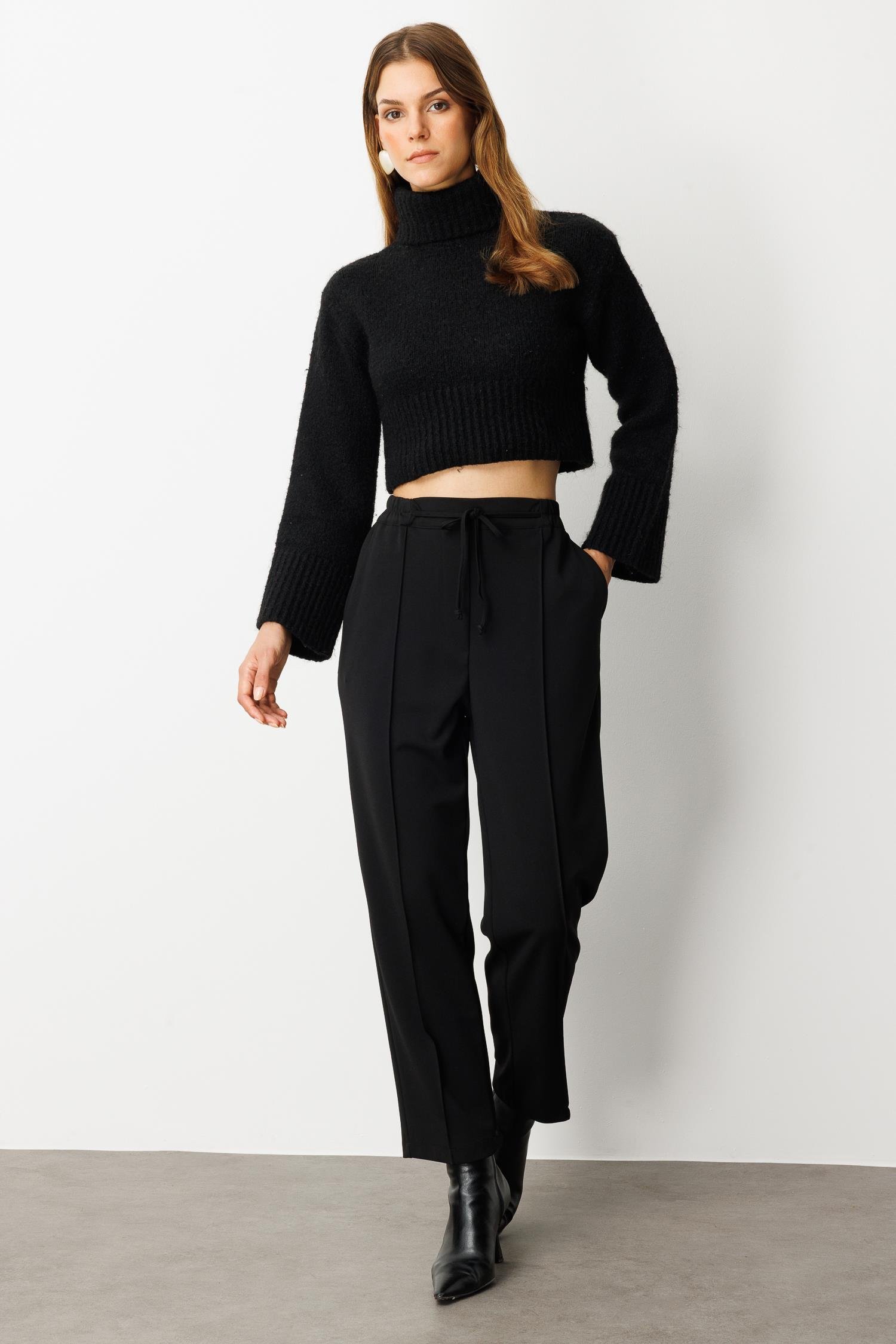 Bağlama Detaylı Beli Lastikli Pantolon-SİYAH