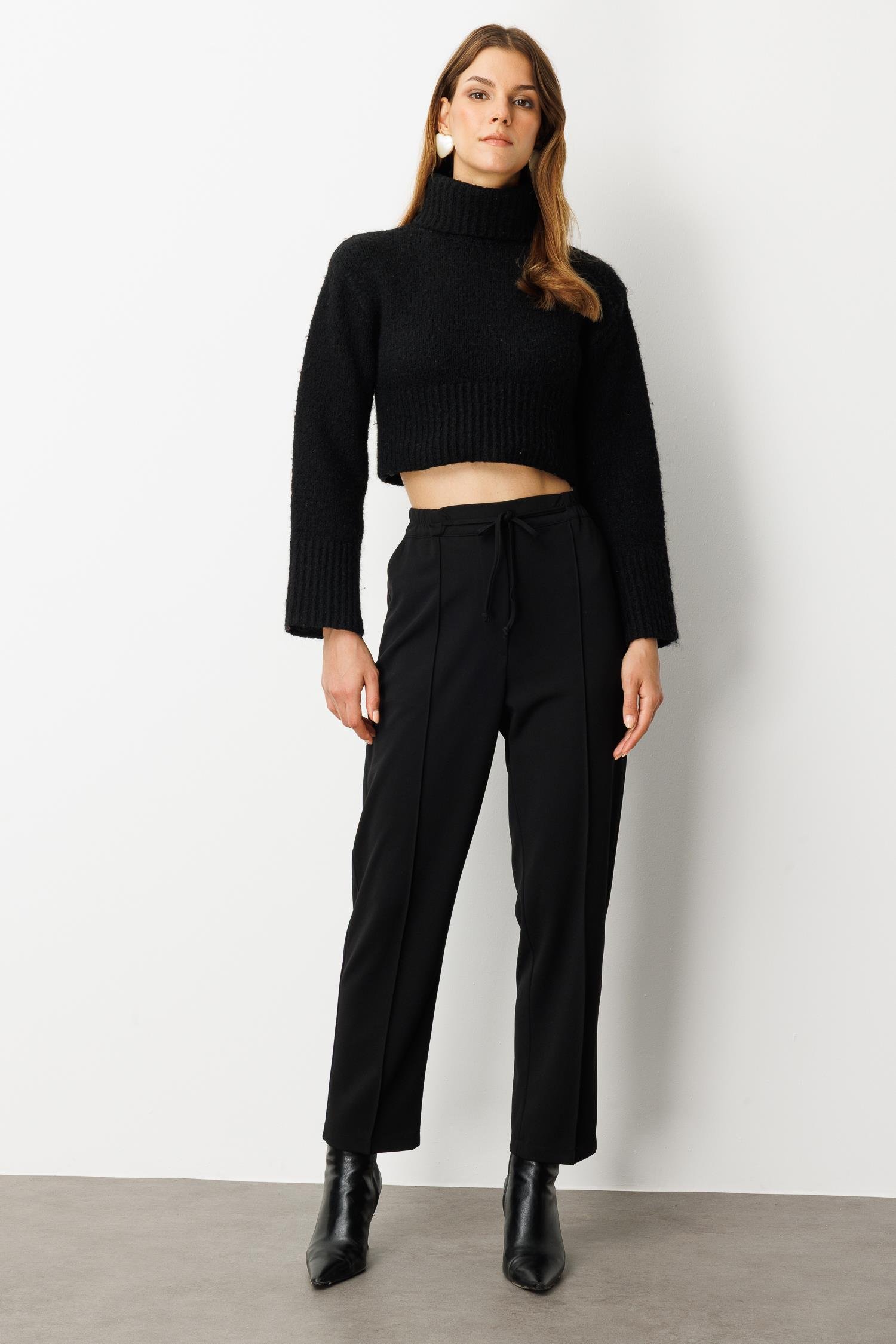 Bağlama Detaylı Beli Lastikli Pantolon-SİYAH