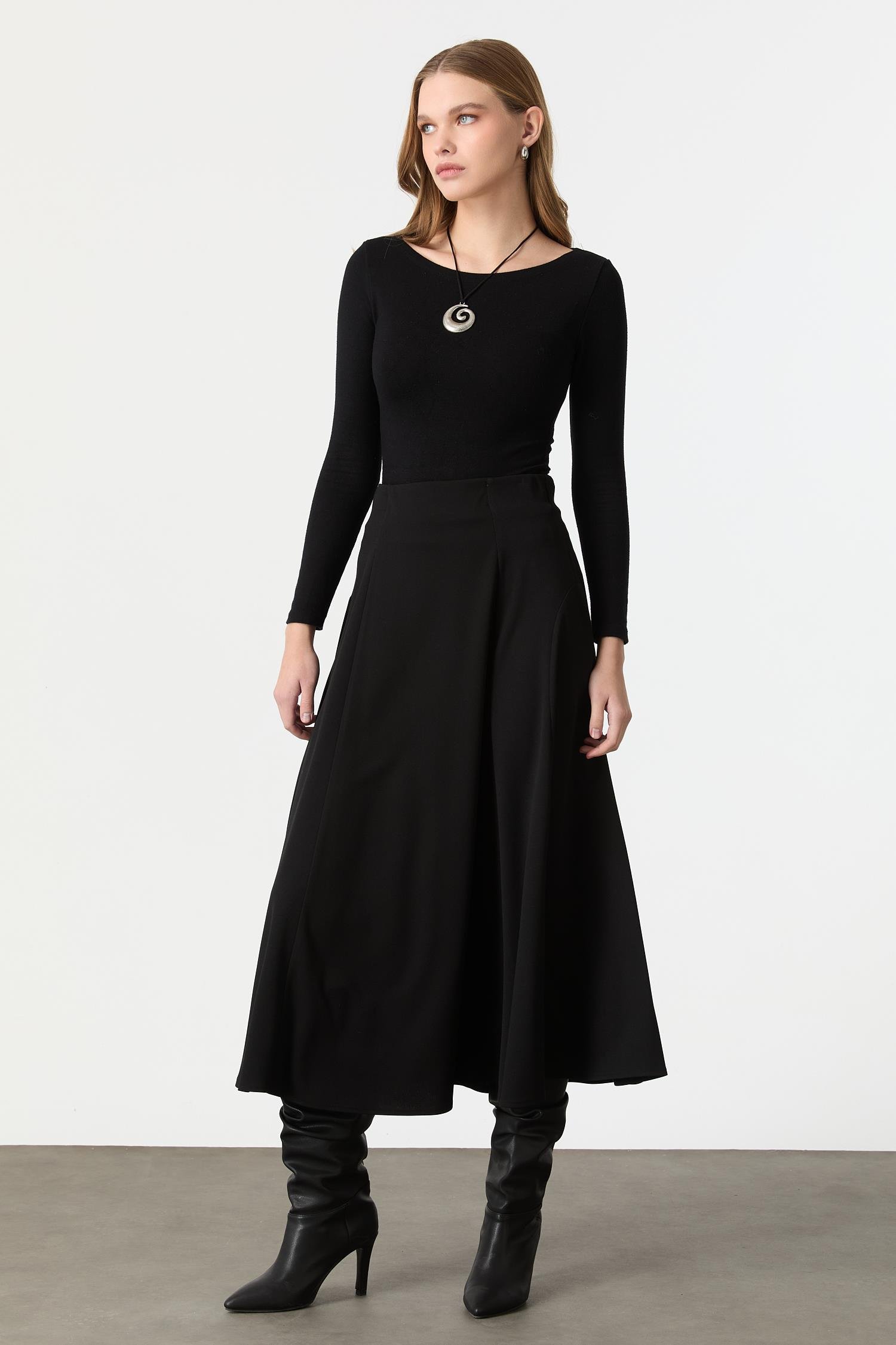 Beli Lastikli Krep Etek-SİYAH