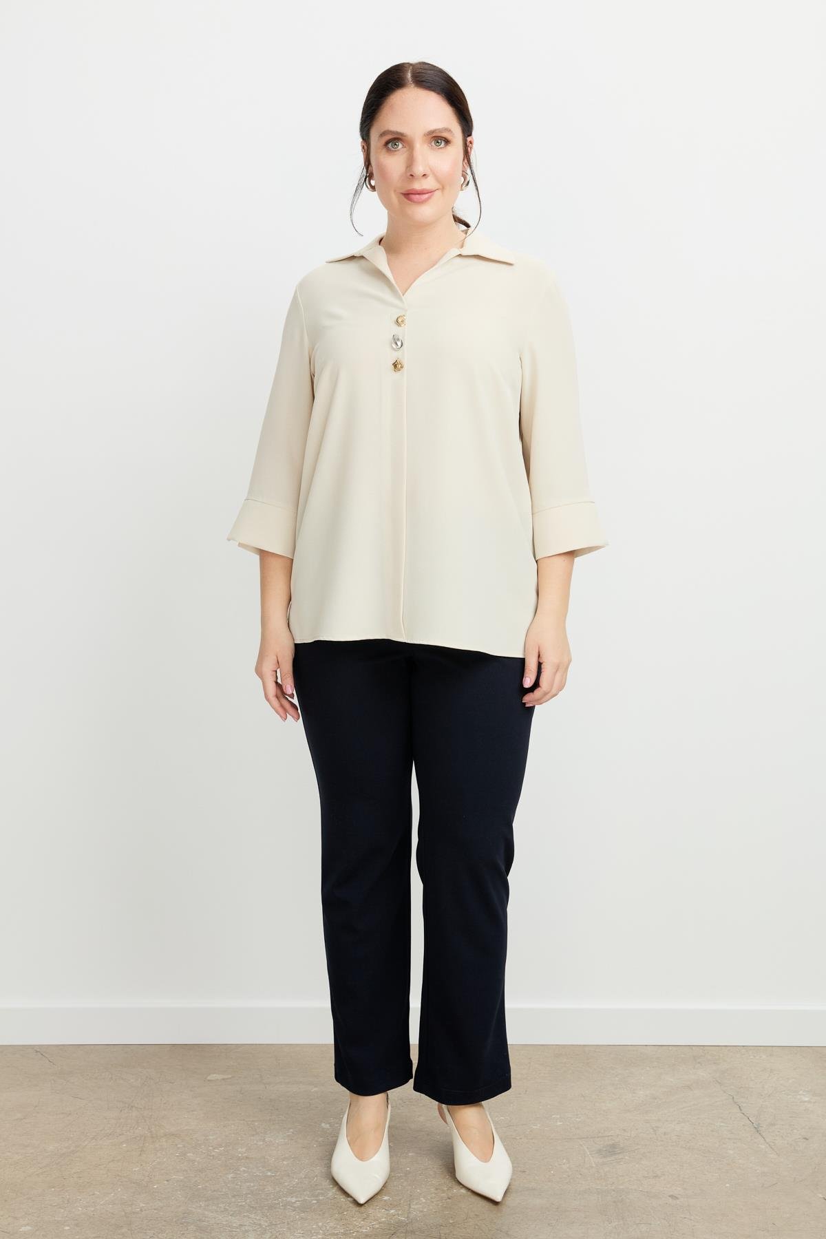 Büyük Beden Broş Detaylı Gömlek-KUM