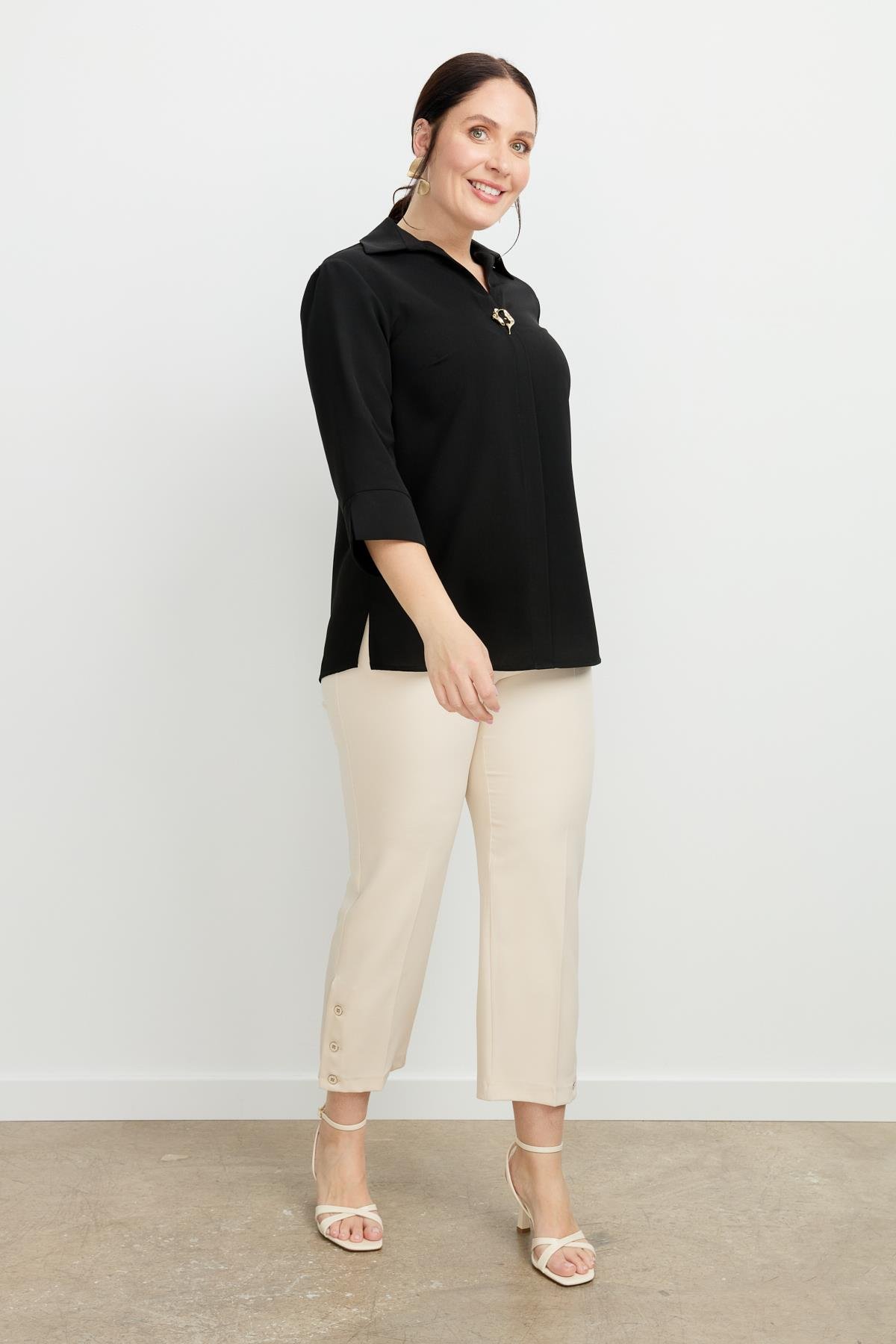 Büyük Beden Broş Detaylı Gömlek-SİYAH