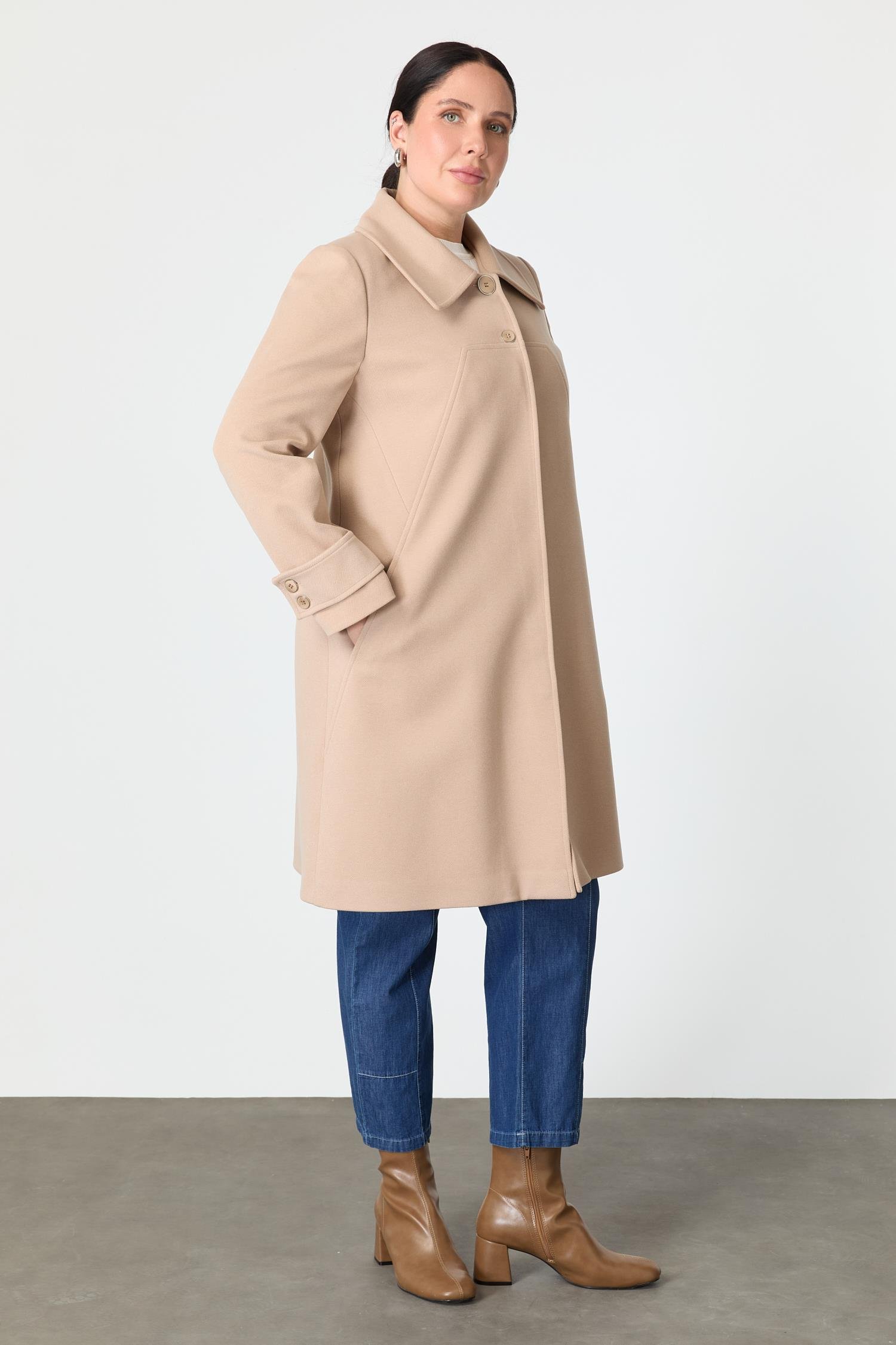 Büyük Beden Cep Detaylı Kaban-BEJ