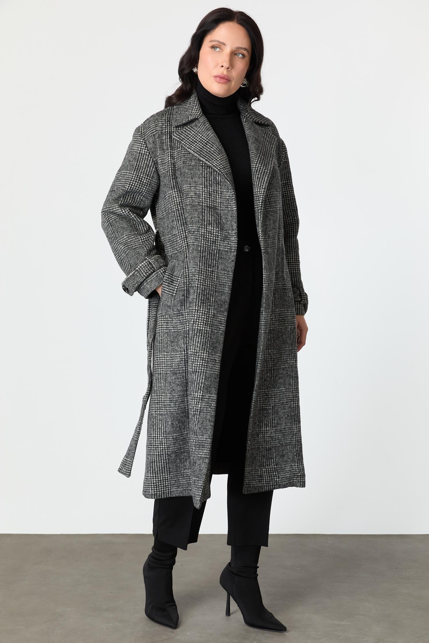 Büyük Beden Ekose Kaban-SİYAH