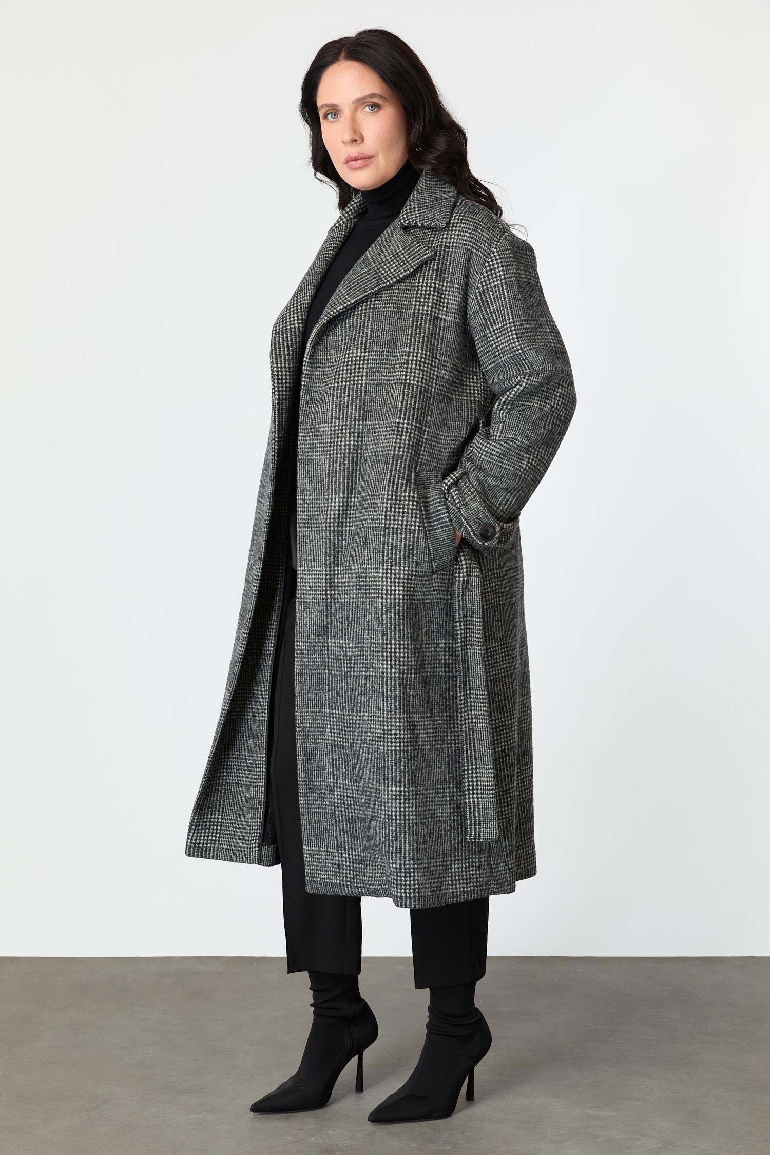 Büyük Beden Ekose Kaban-SİYAH