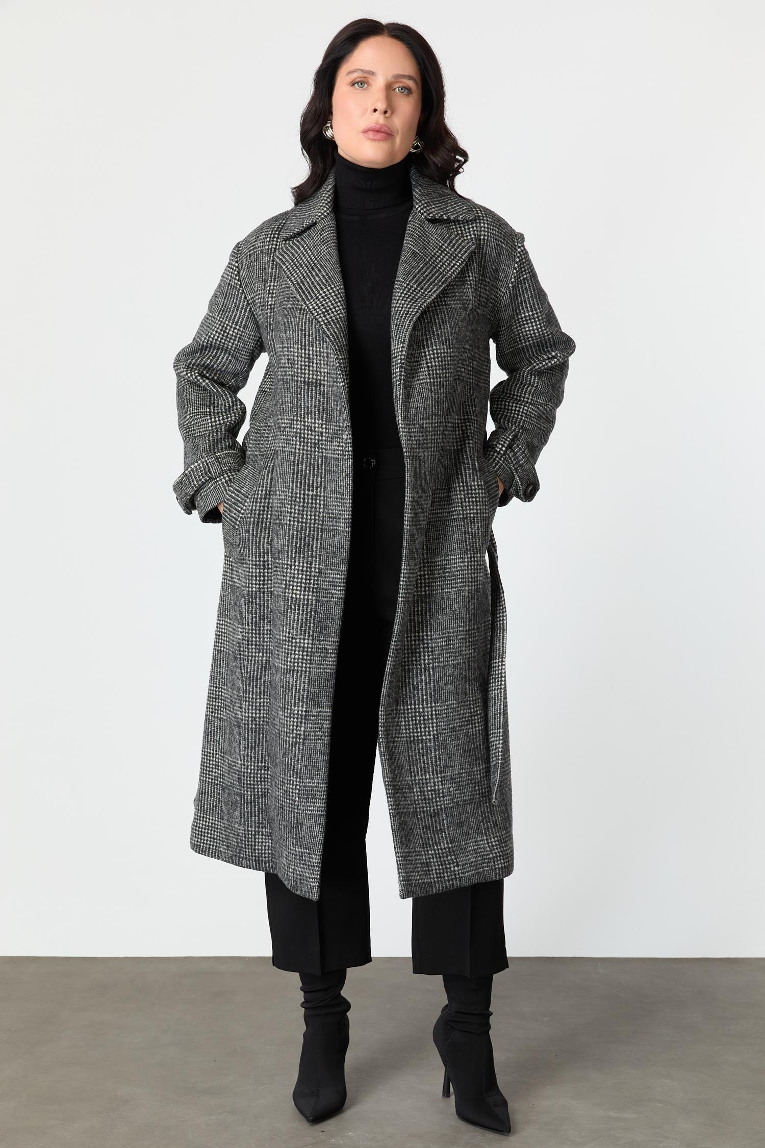 Büyük Beden Ekose Kaban-SİYAH