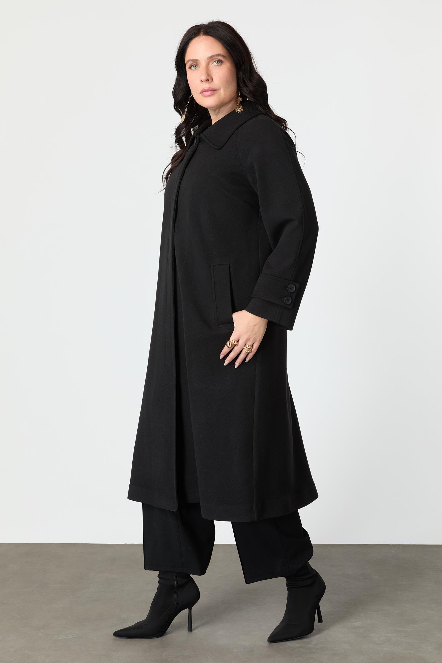 Büyük Beden Kol Detaylı Uzun Kaban-SİYAH