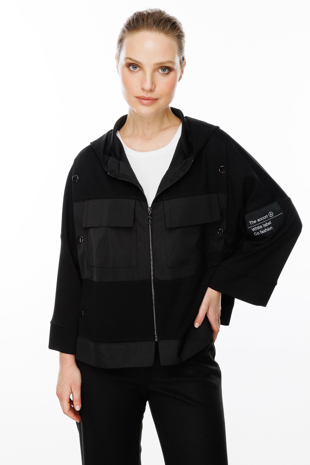 Cep Detaylı Kapüşonlu Crop Sweatshirt-SİYAH