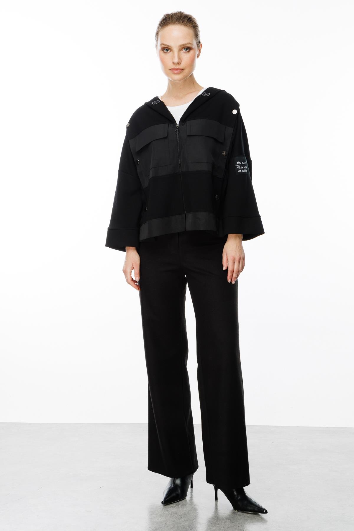 Cep Detaylı Kapüşonlu Crop Sweatshirt-SİYAH