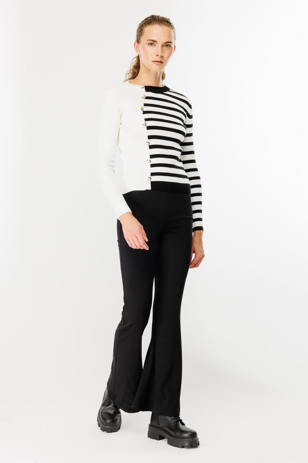 Çizgili Düğme Detaylı Triko Kazak-EKRU