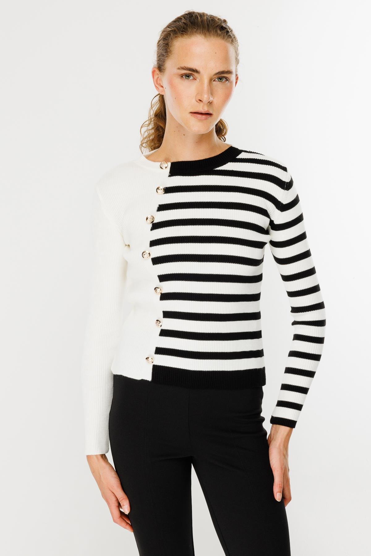 Çizgili Düğme Detaylı Triko Kazak-EKRU