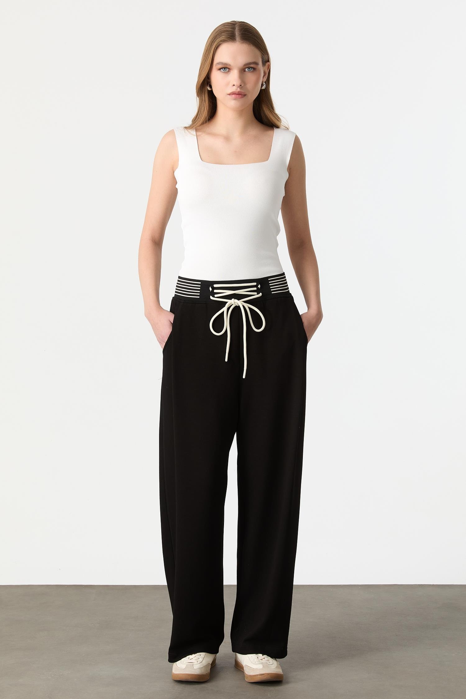 Çizgili Lastik Detaylı Modal Pantolon-SİYAH