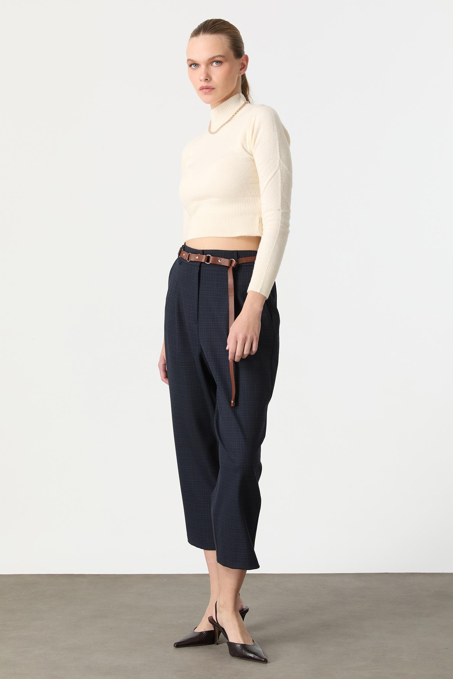 Deri Kemer Detaylı Ekose Pantolon-LACI