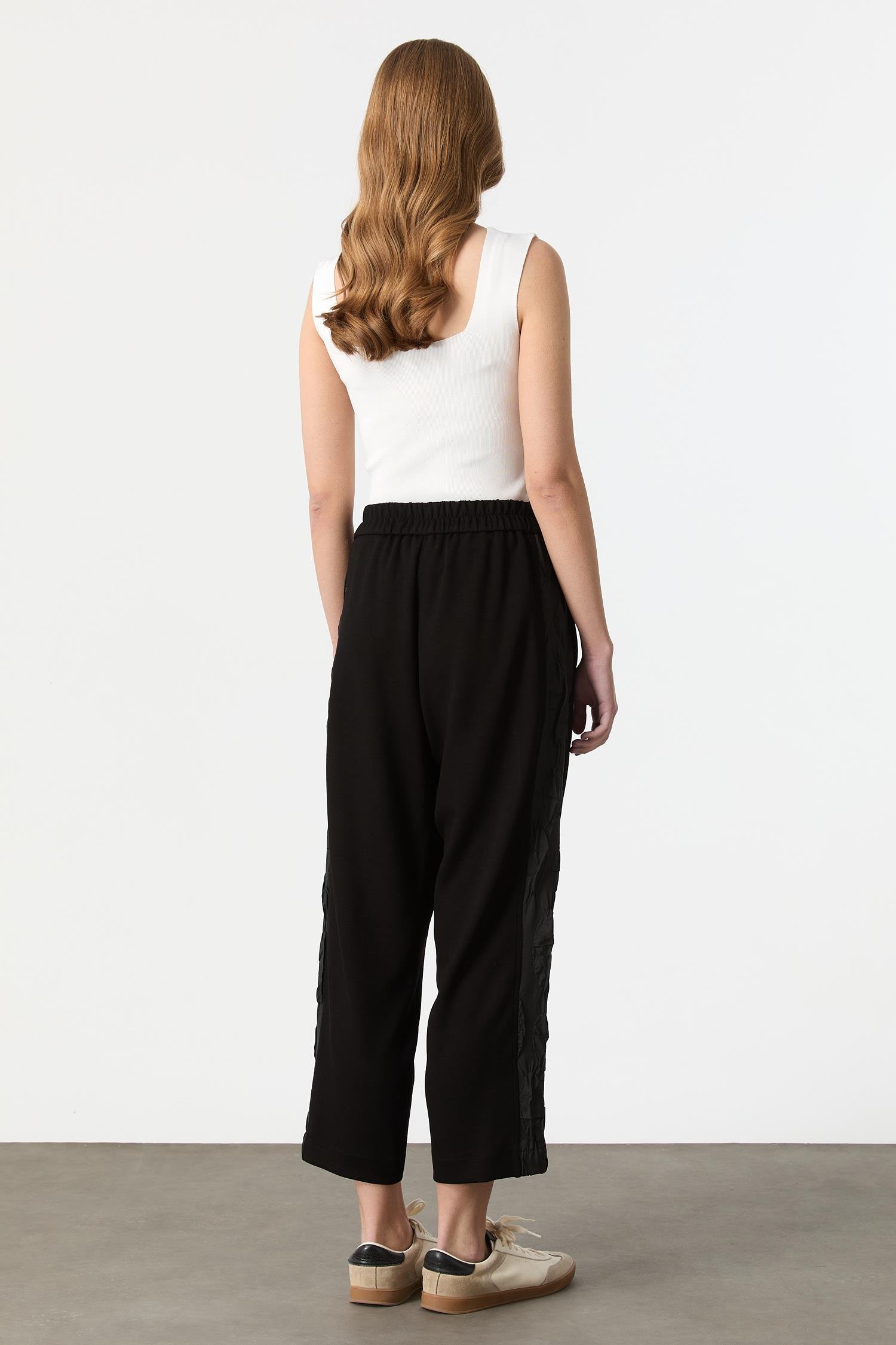 Düğme Detaylı Modal Pantolon-SİYAH