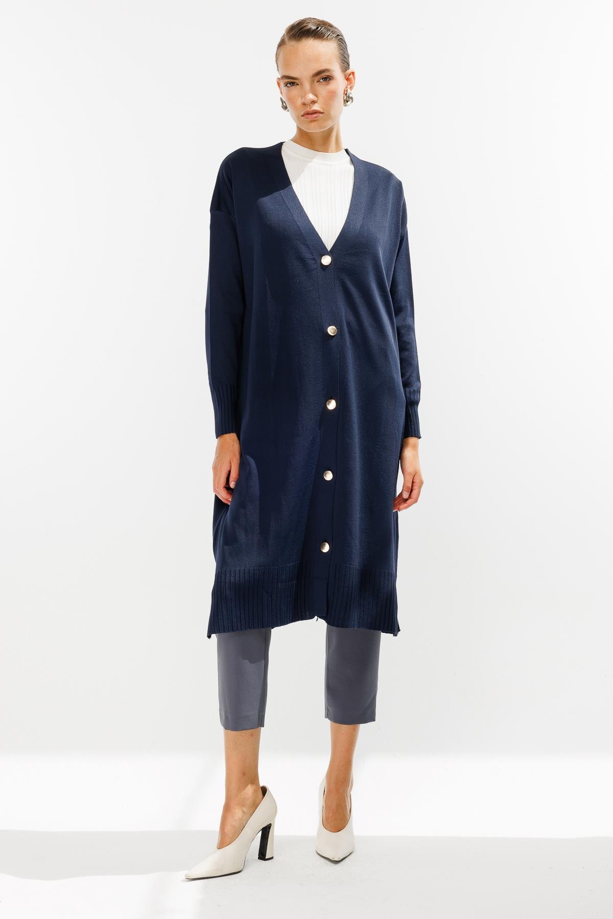 Düğmeli Uzun Triko Hırka-LACI