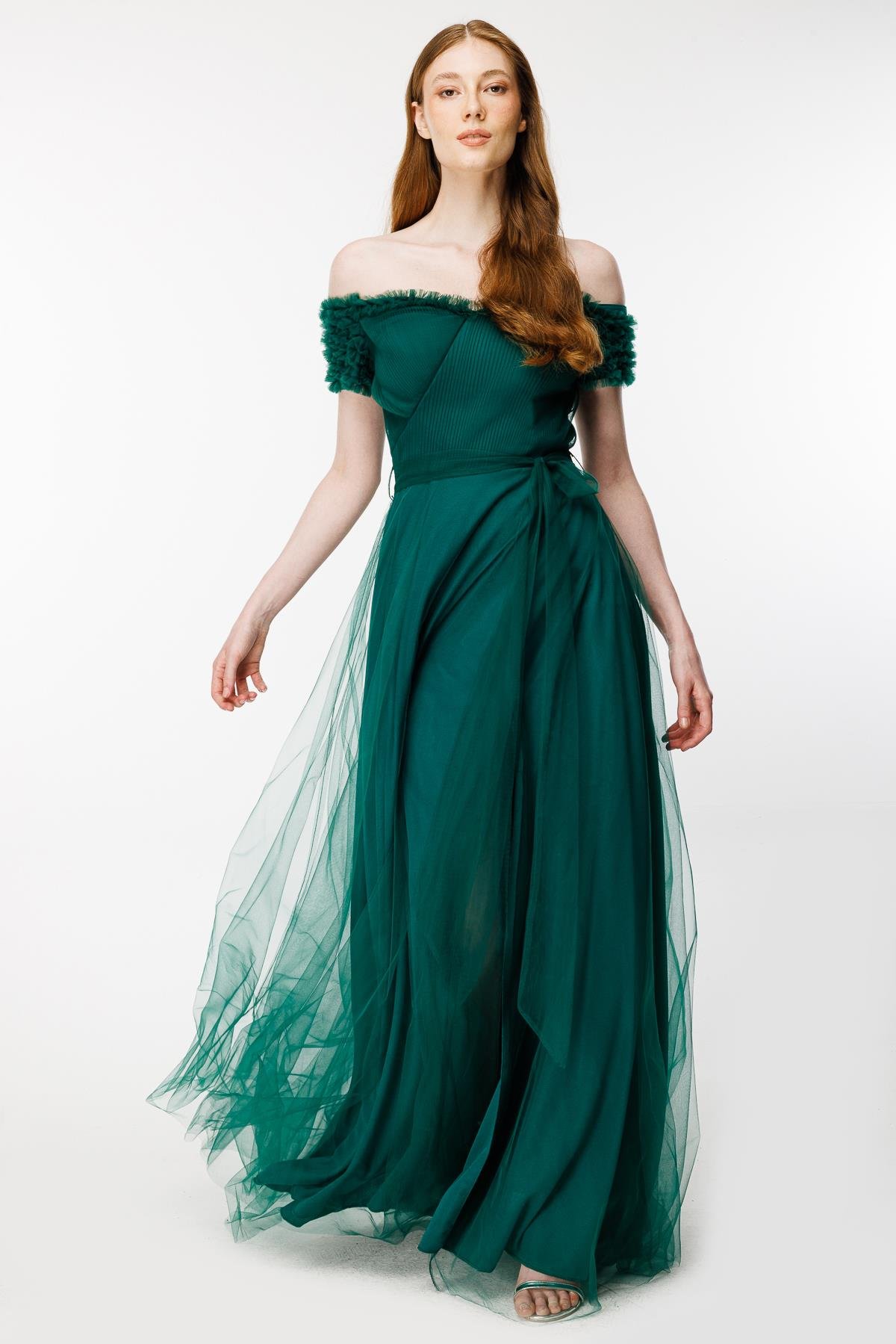 Düşük Omuz Yırtmaçlı Tül Abiye-YEŞİL