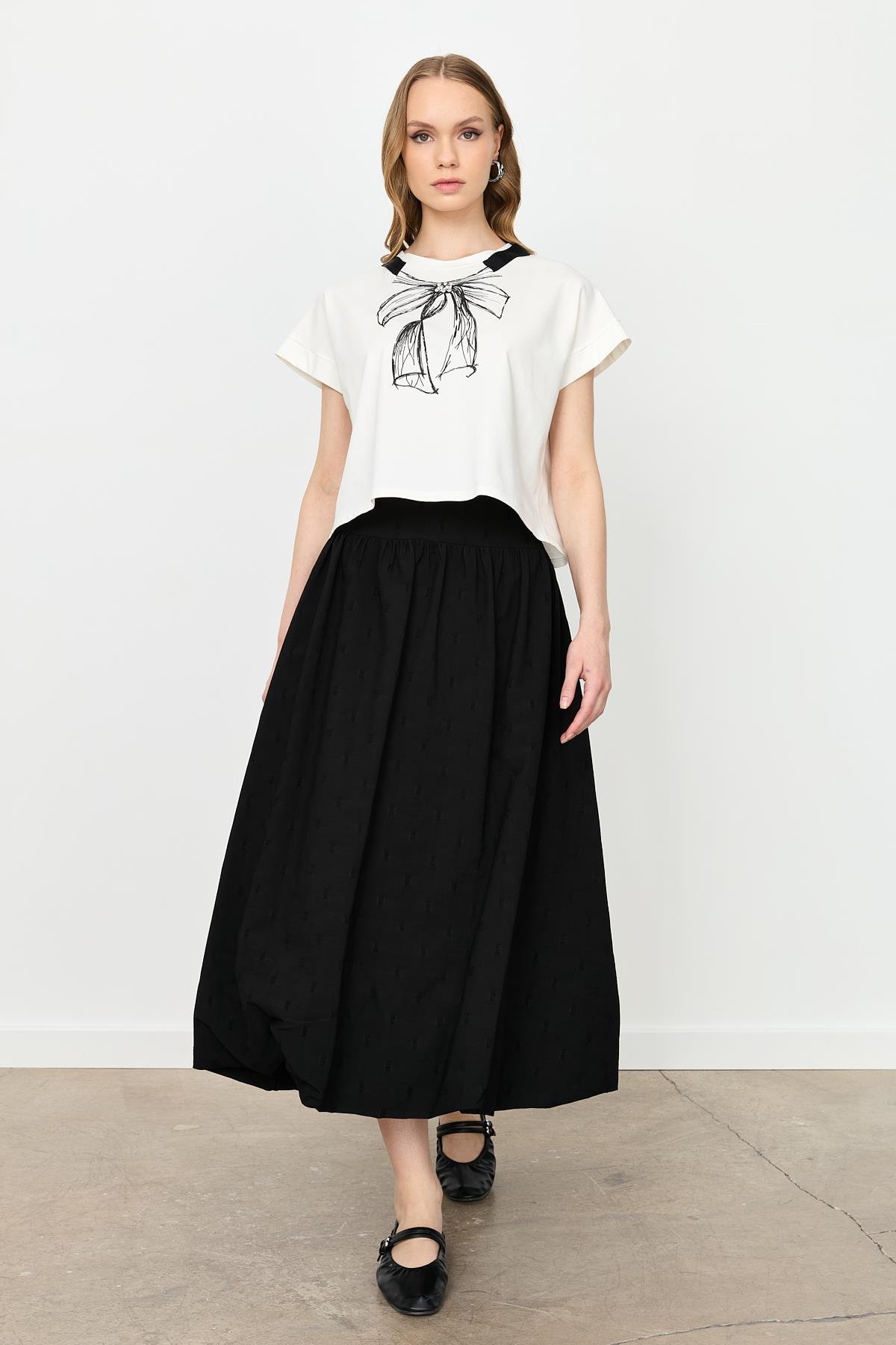 Kurdele Baskı Taş Detay Bluz-KEMIK