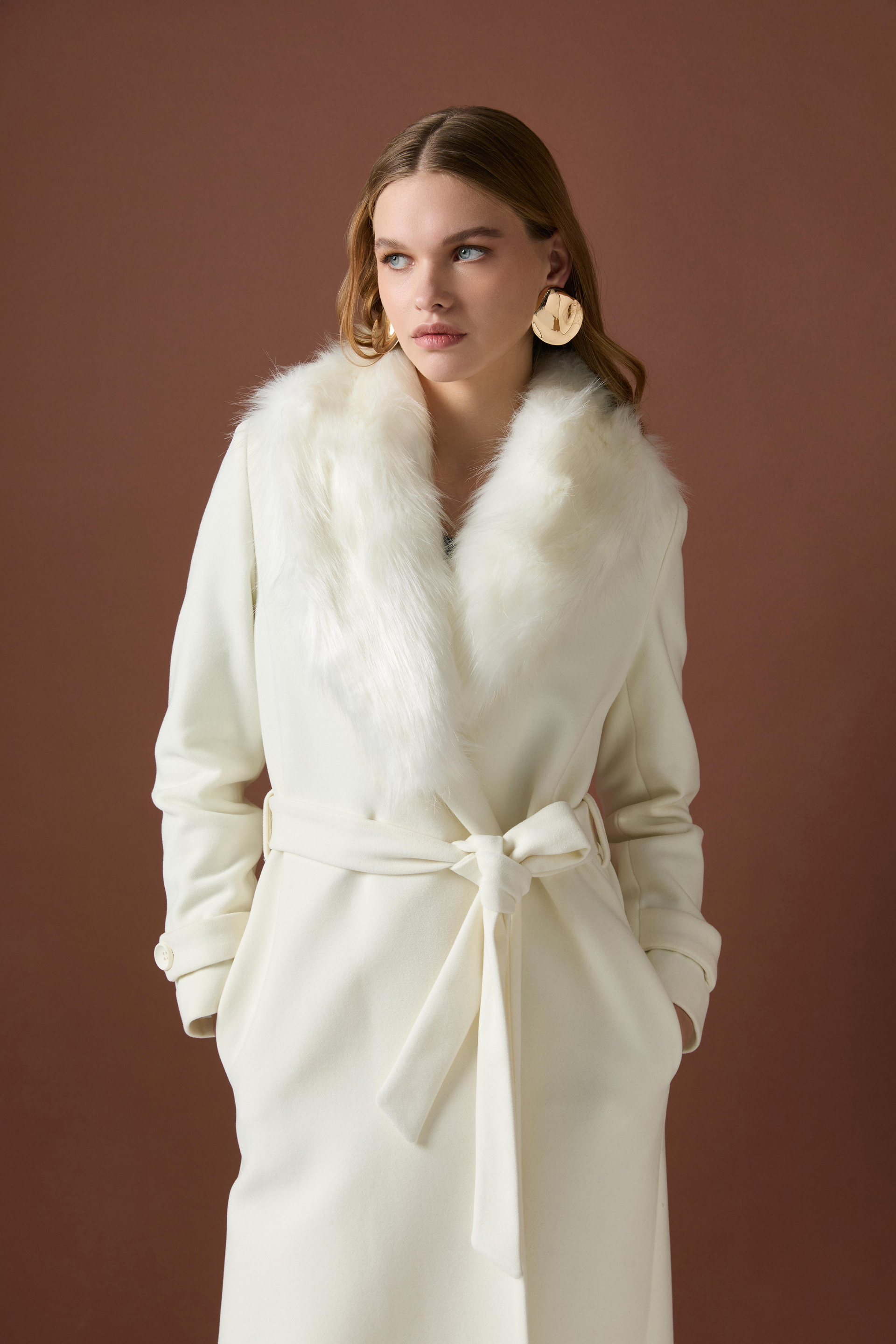 Kürk Yaka Detaylı Kaşe Kaban-KEMIK