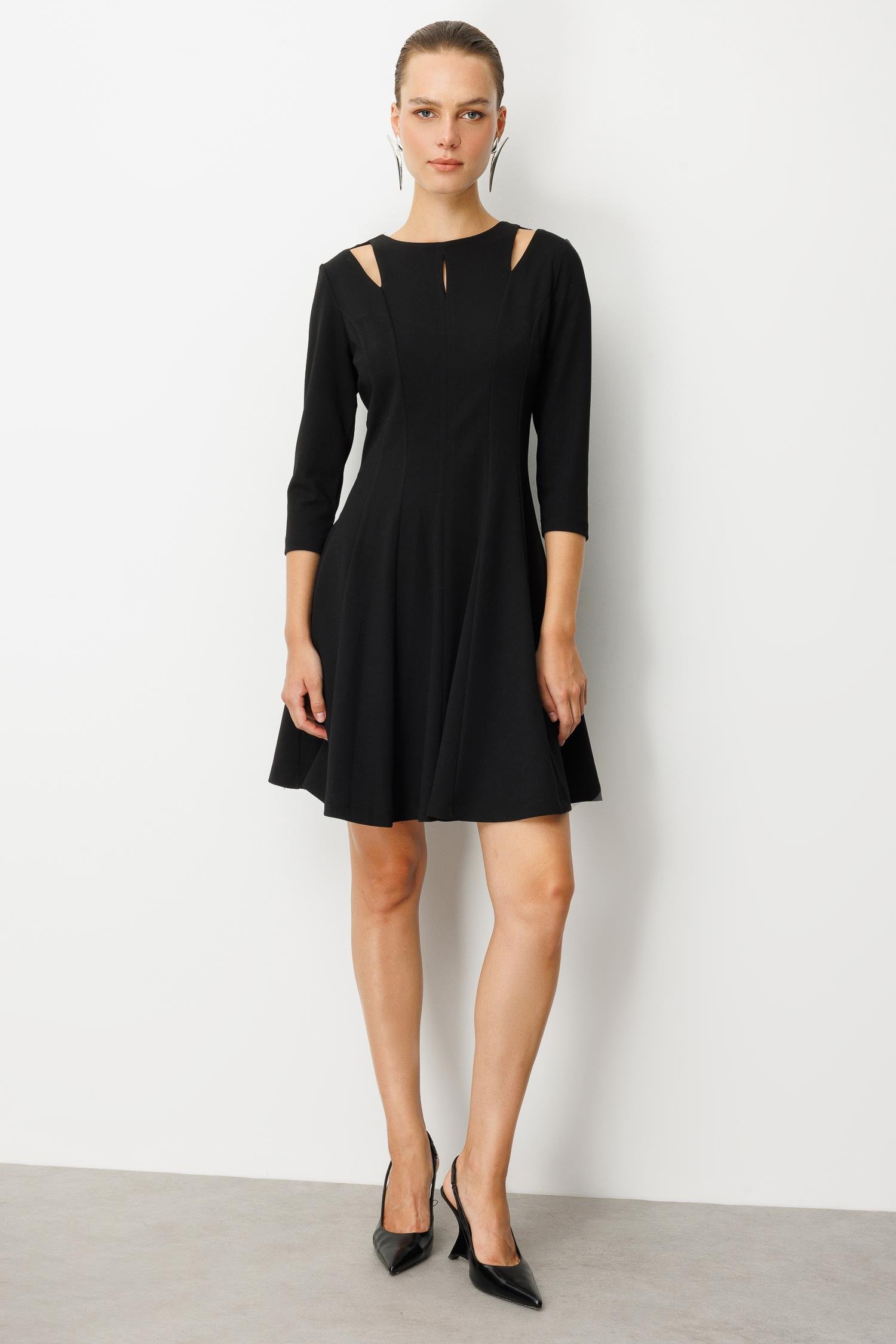 Omuz Detaylı Elbise-SİYAH