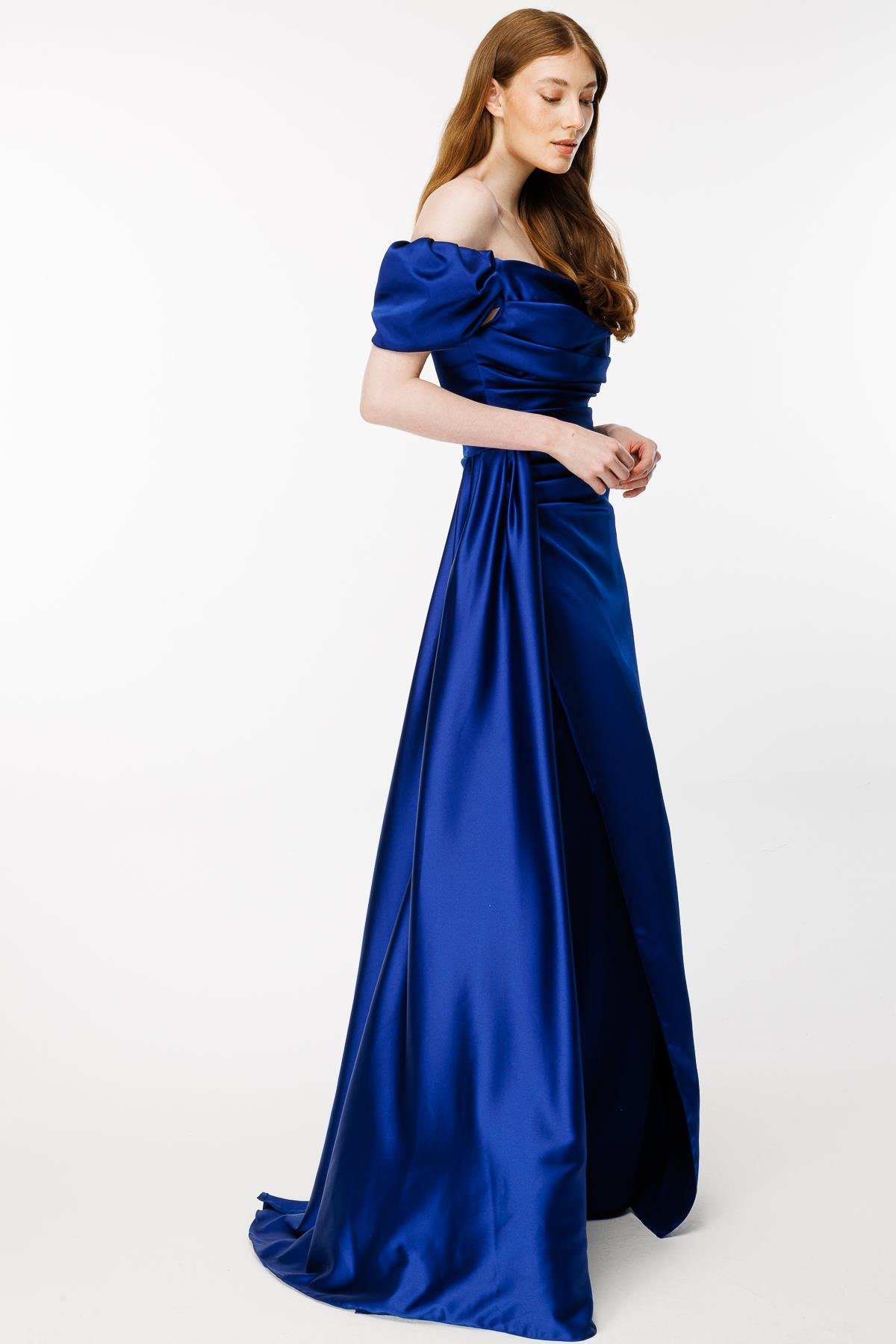 Omuzları Düşük Yırtmaçlı Saten Abiye-SAX