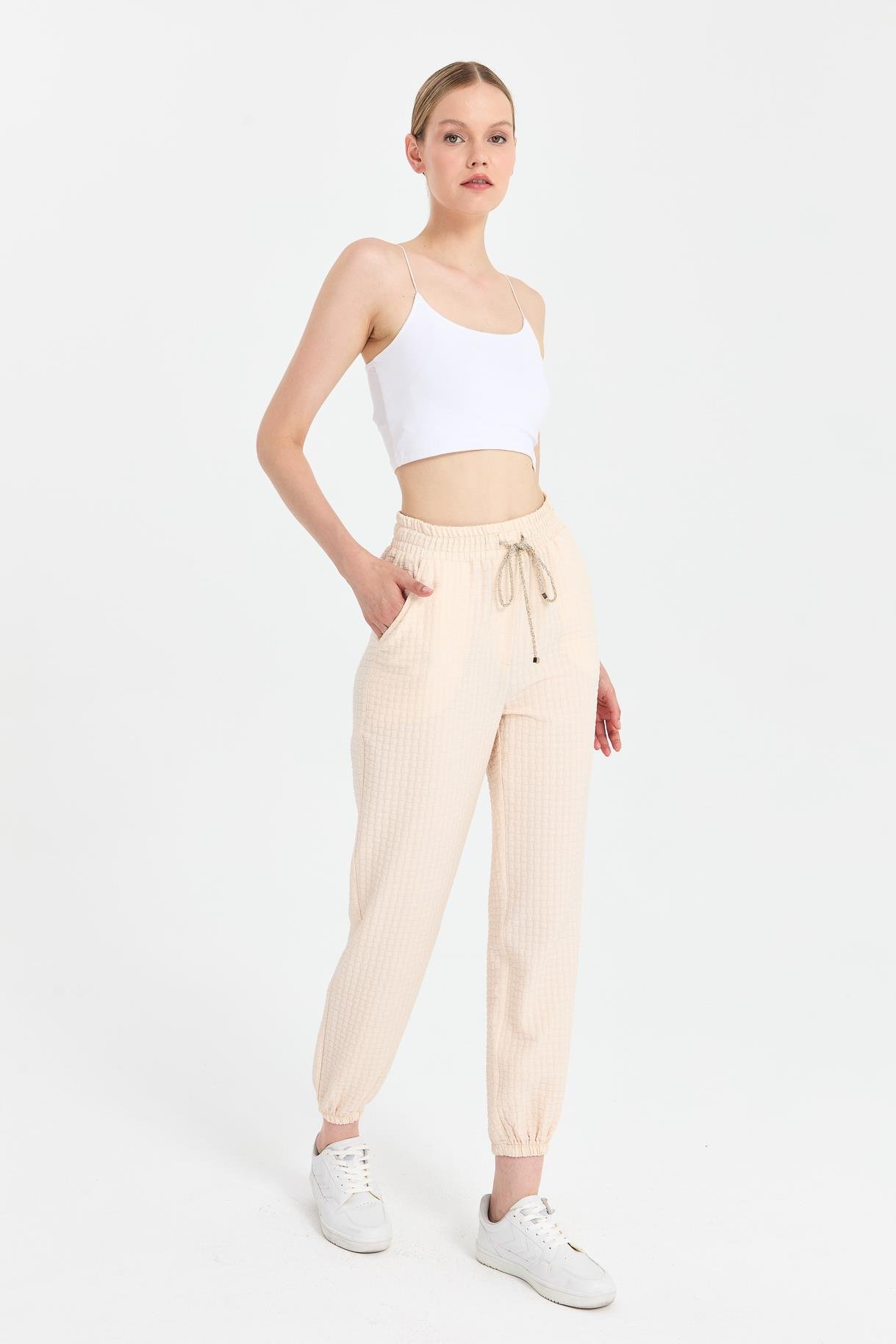 Paçası ve Beli Lastikli Dokulu Pantolon-BEJ