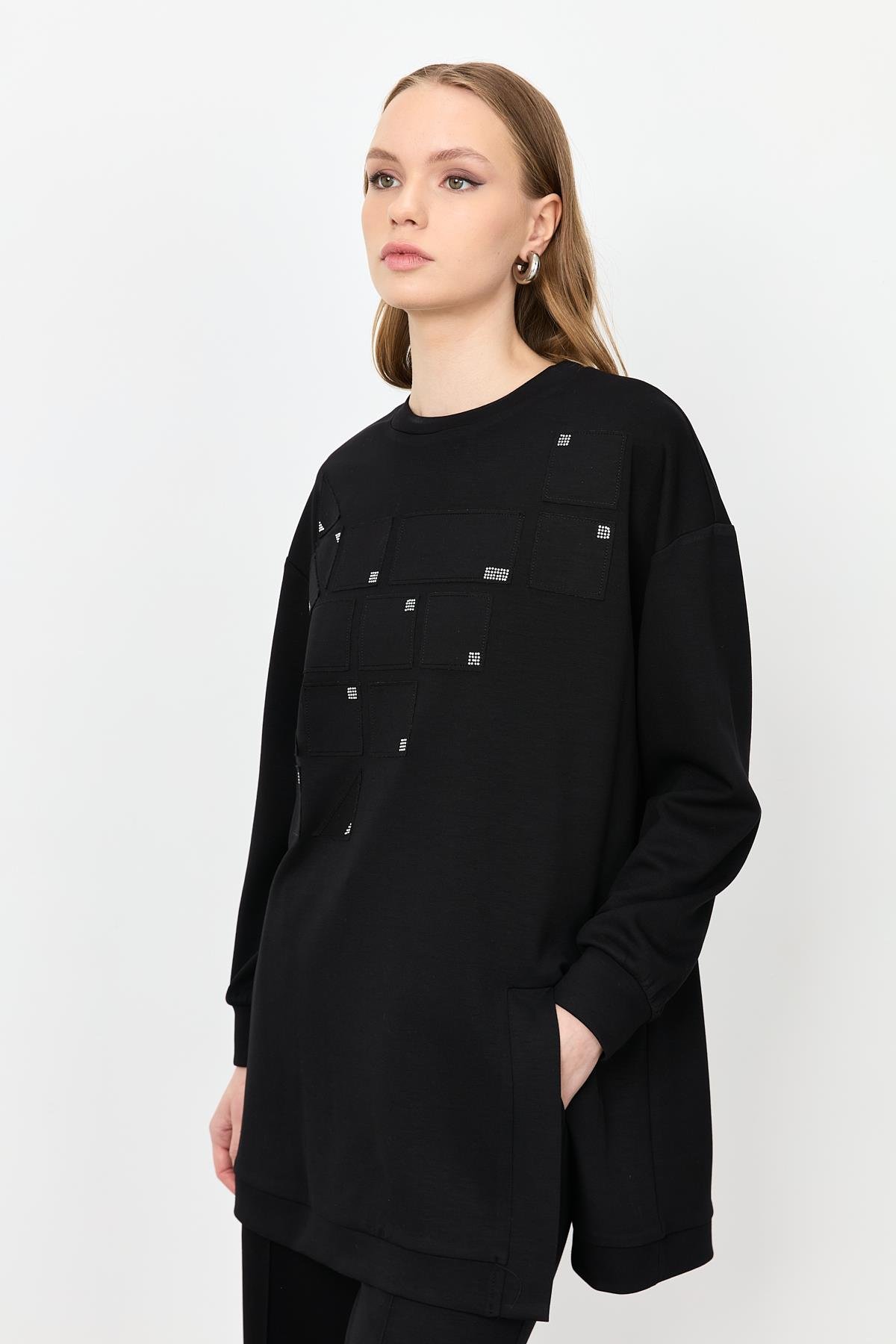 Taş Detay Yırtmaçlı Sweatshirt-SİYAH