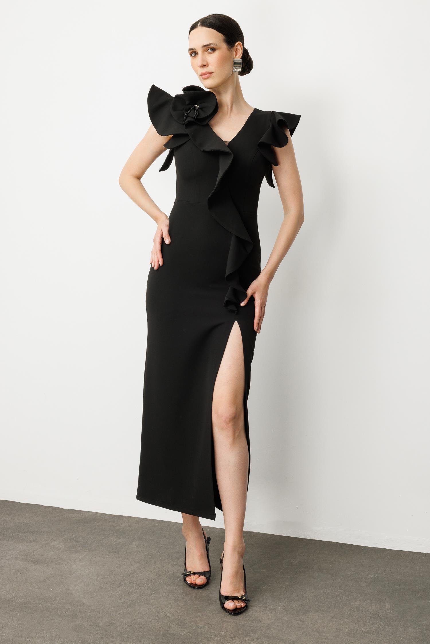 Volanlı Yırtmaçlı Abiye Elbise-SİYAH