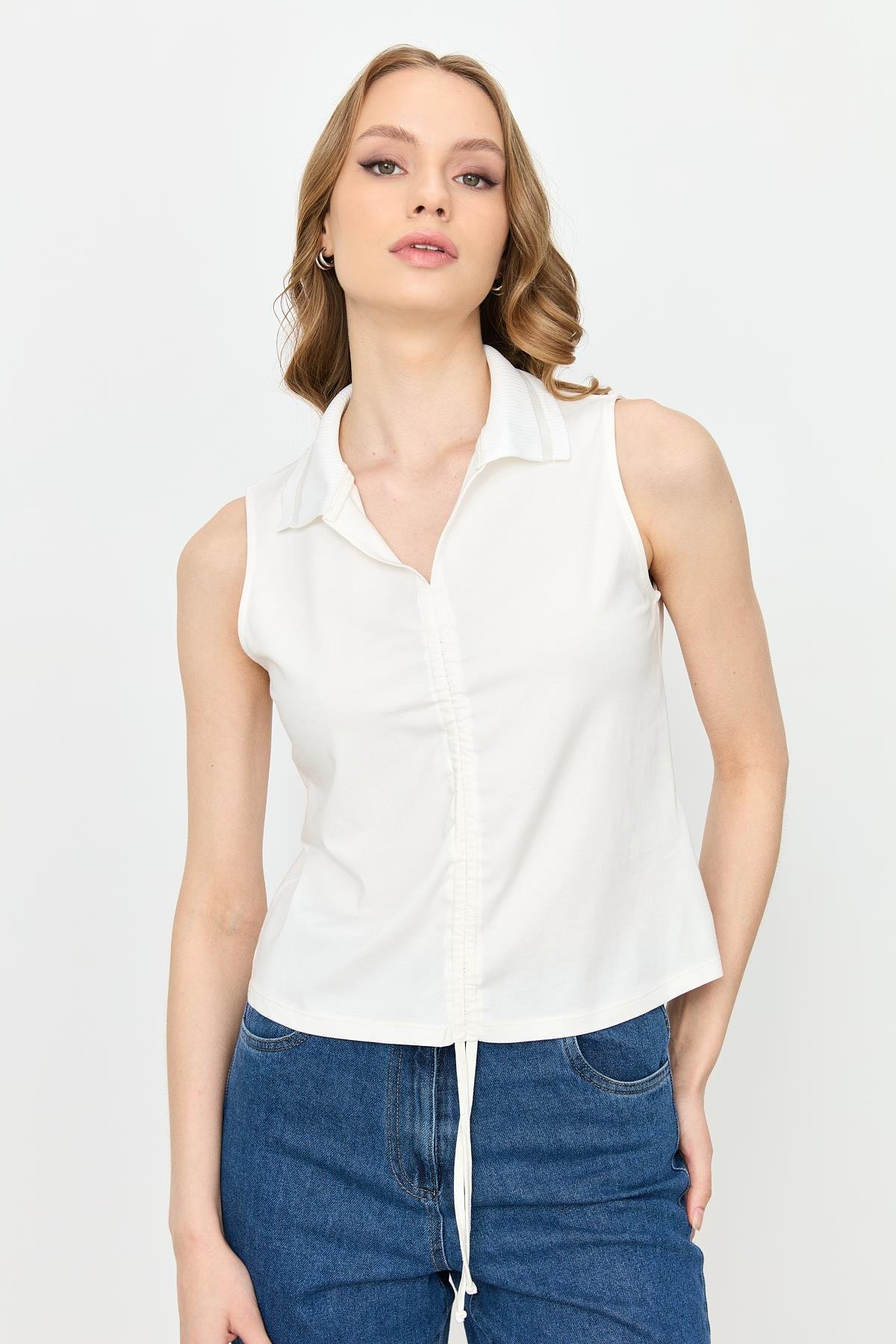 Yaka Detaylı Kolsuz Bluz-KEMIK