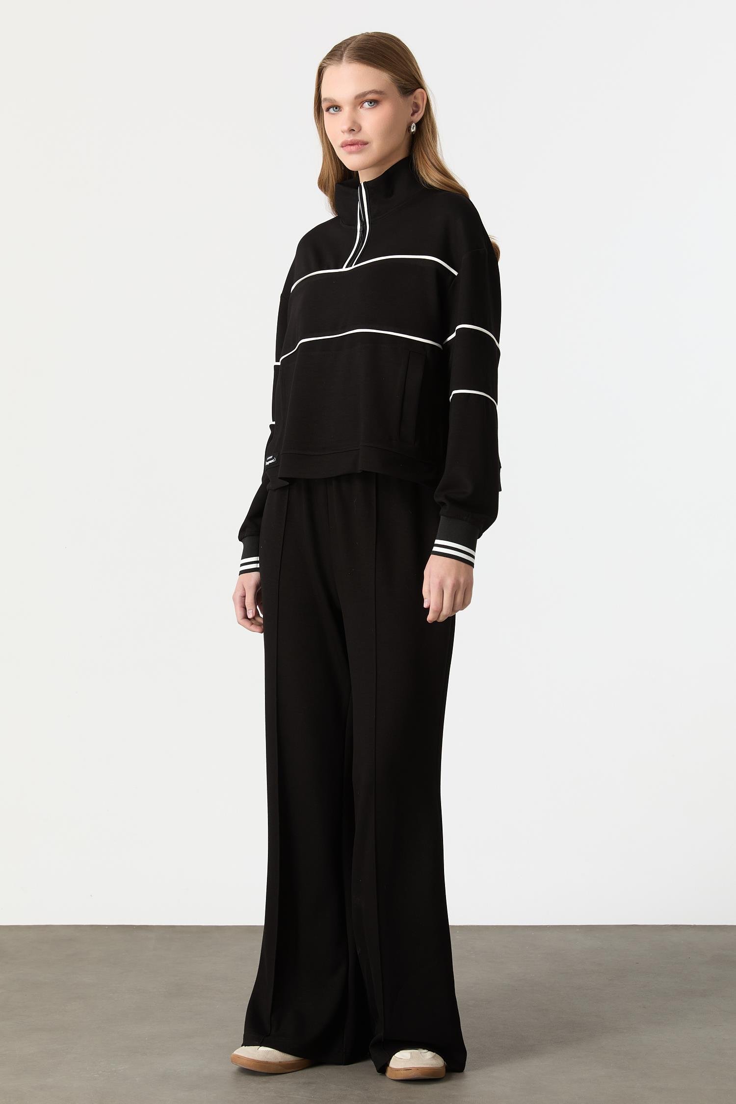 Yakası Fermuarlı Modal Bluz-SİYAH