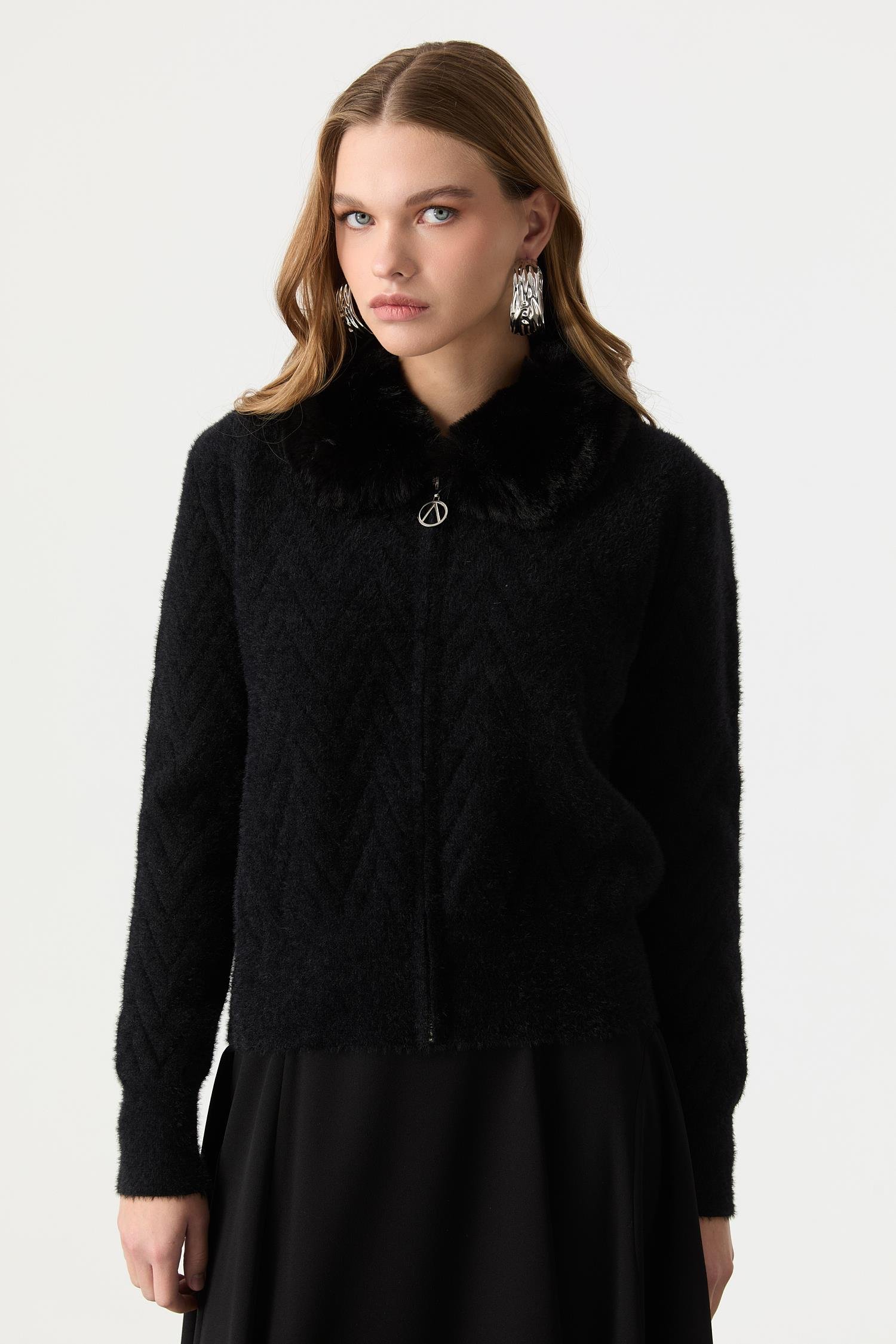 Yakası Kürklü Triko Hırka-SİYAH