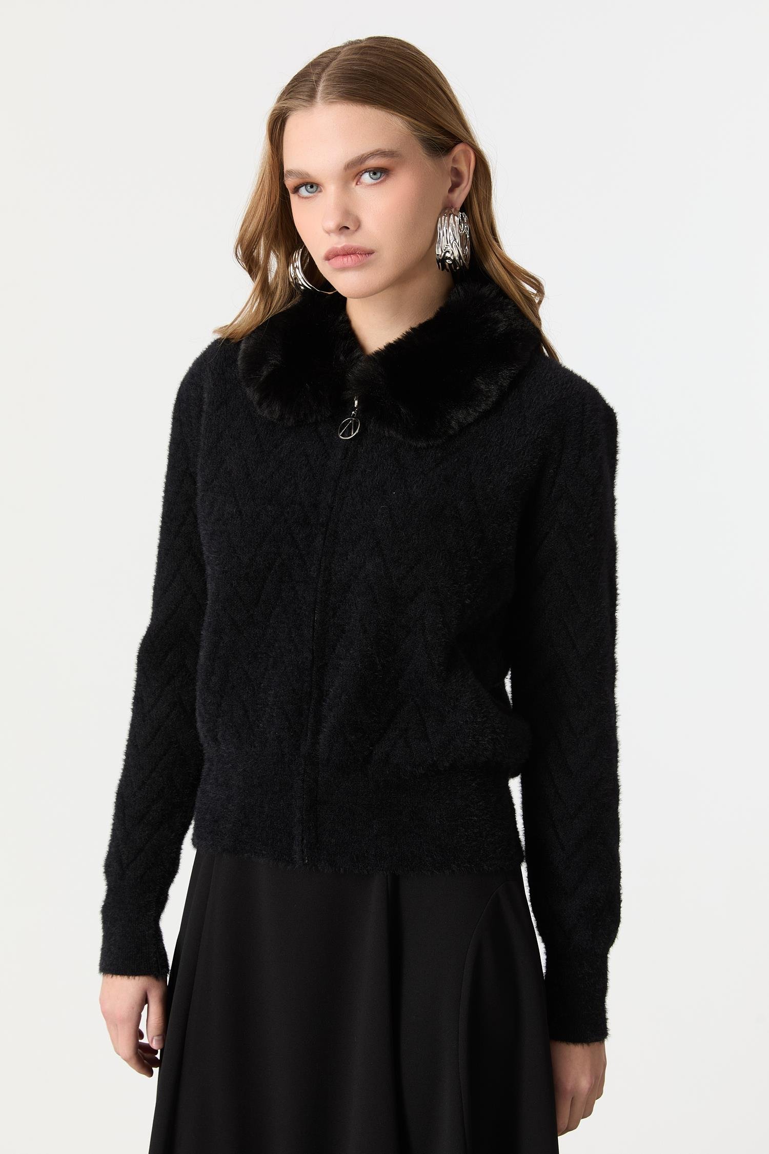 Yakası Kürklü Triko Hırka-SİYAH
