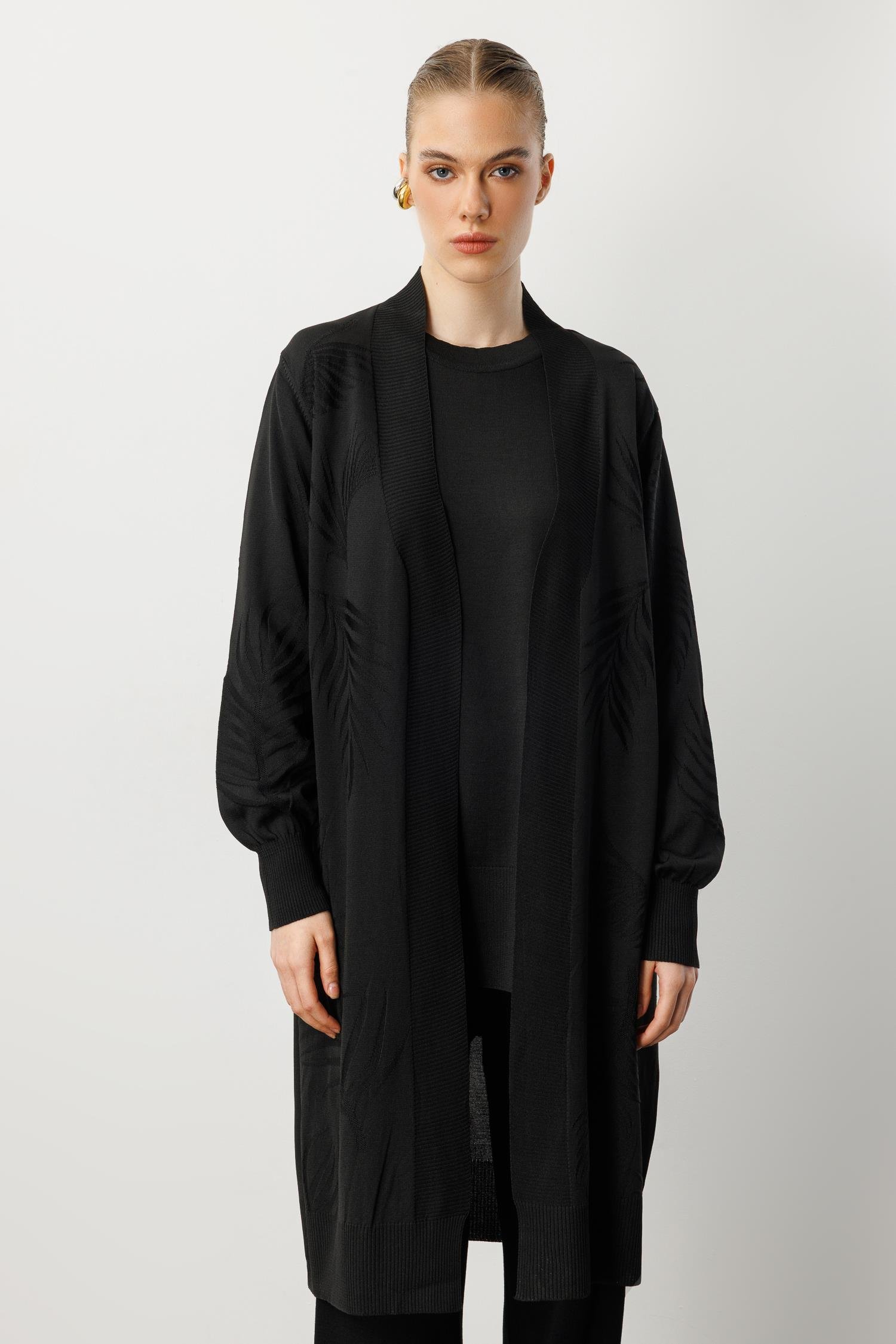 Yaprak Desenli Uzun Triko Hırka-SİYAH